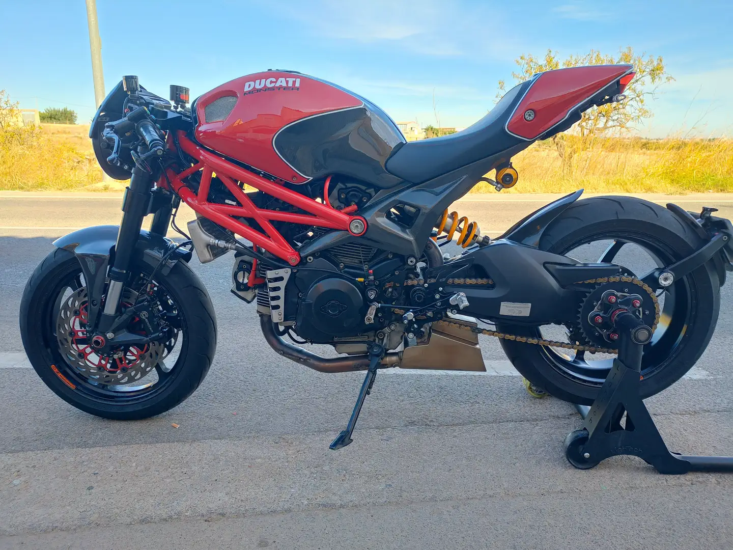 Ducati Monster 796 Rojo - 2