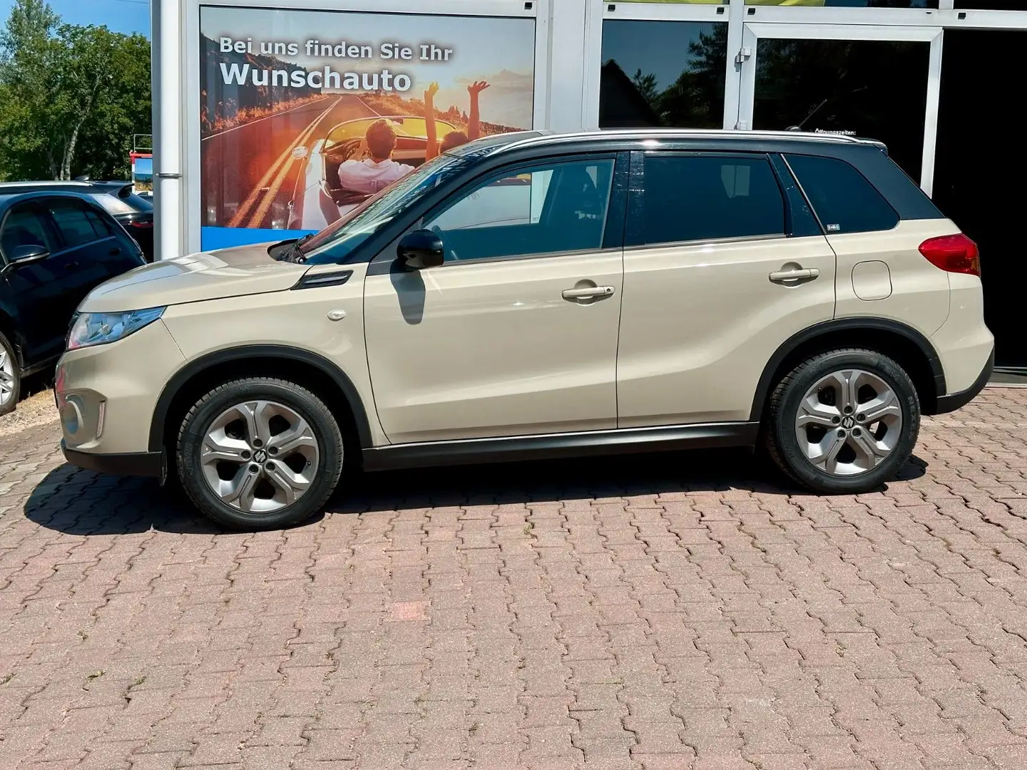 Suzuki Vitara Comfort 4x4 *NAVI*KAMERA* Beige - 2