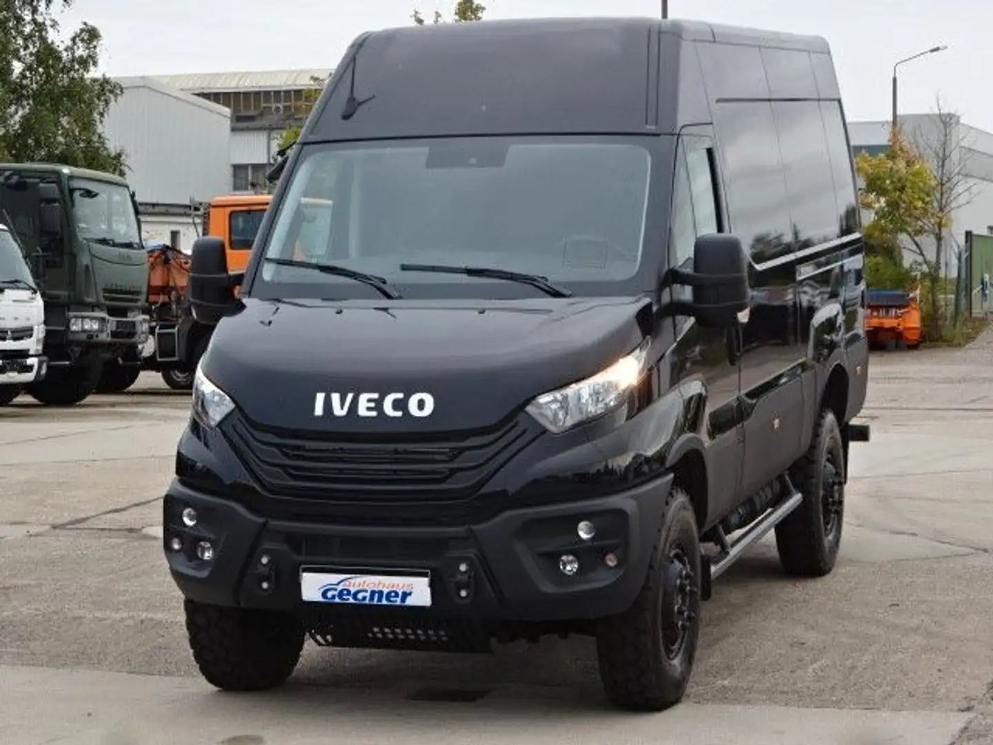 Iveco Daily Kasten 55S18HA8 V WX Navi 4x4 Schwarz - 2