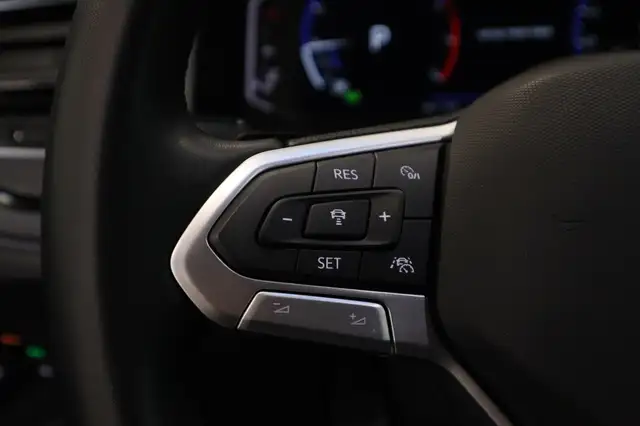 Volkswagen Polo view 8