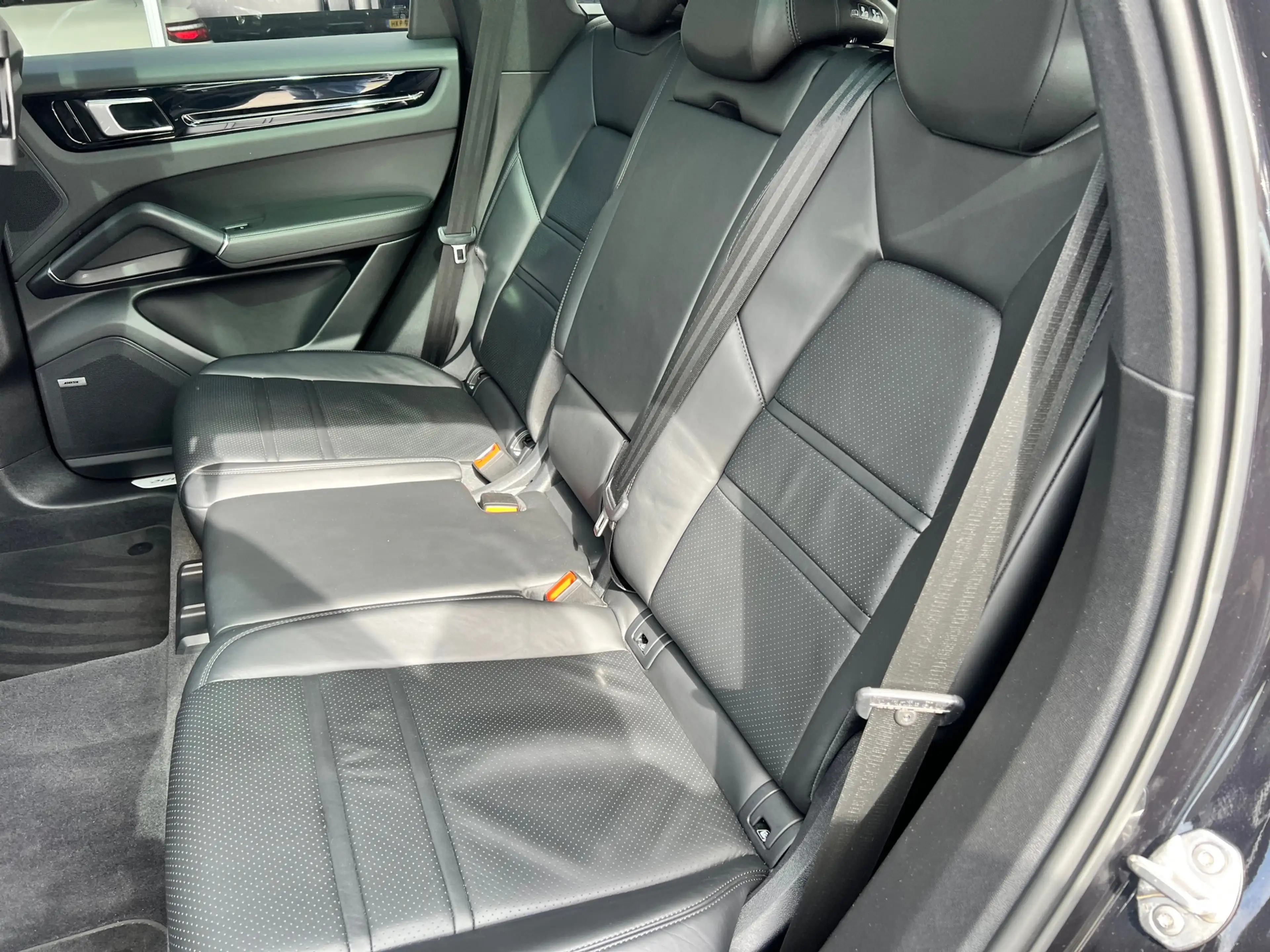 Porsche Cayenne 3.0 E-Hybrid — photo 11