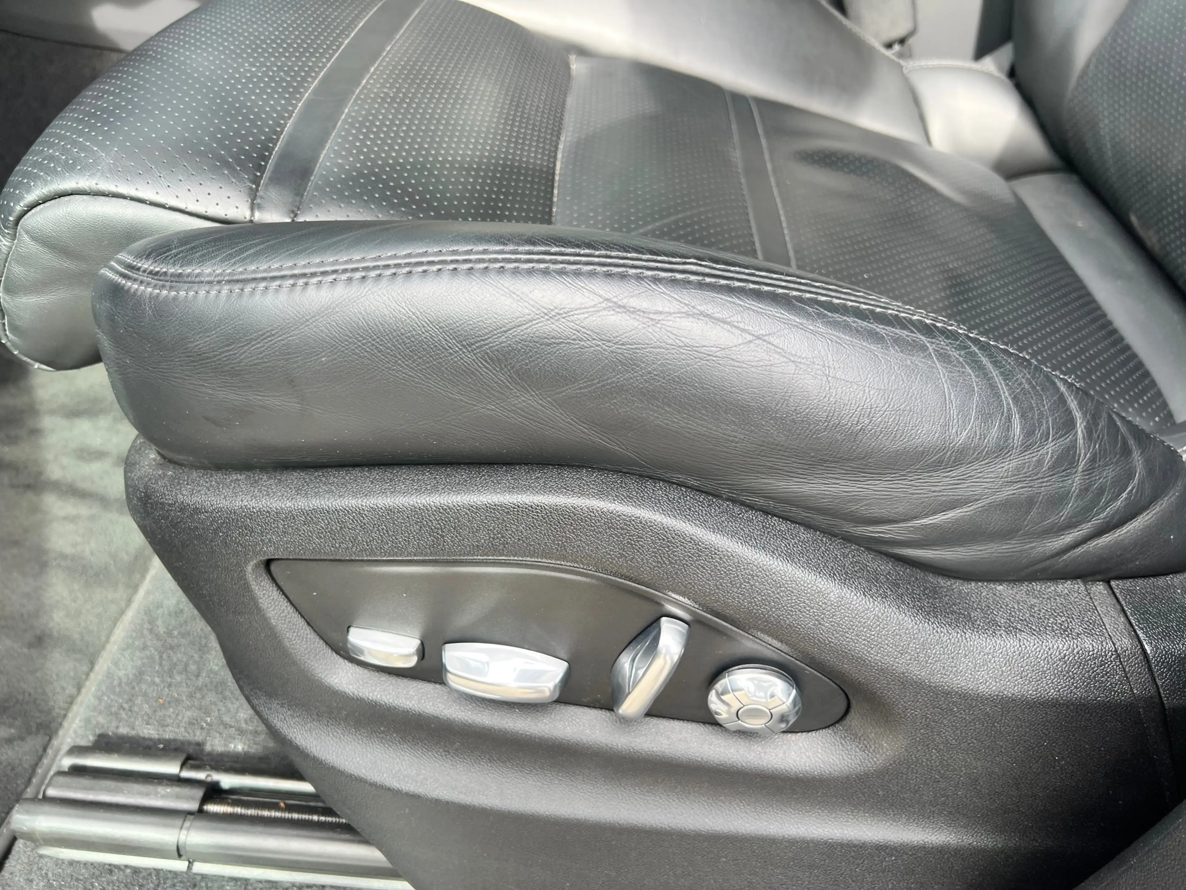 Porsche Cayenne 3.0 E-Hybrid — photo 15