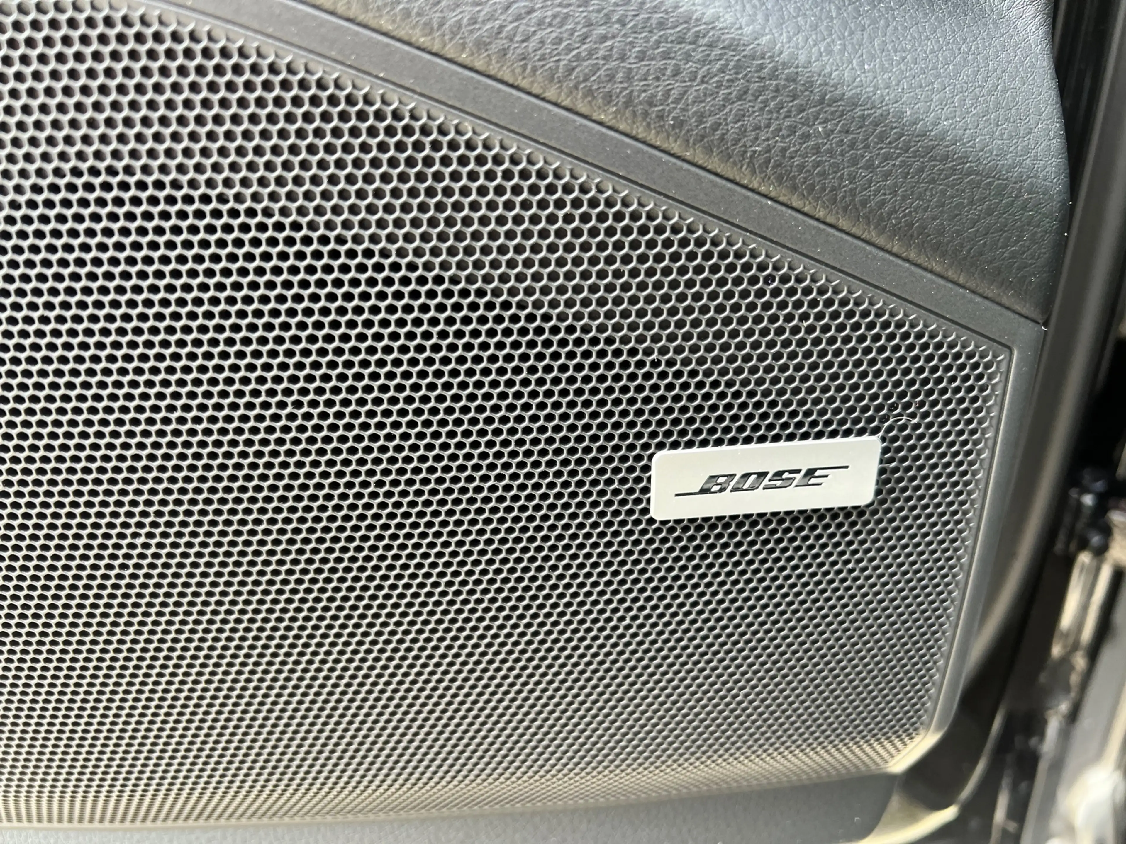 Porsche Cayenne 3.0 E-Hybrid — photo 14