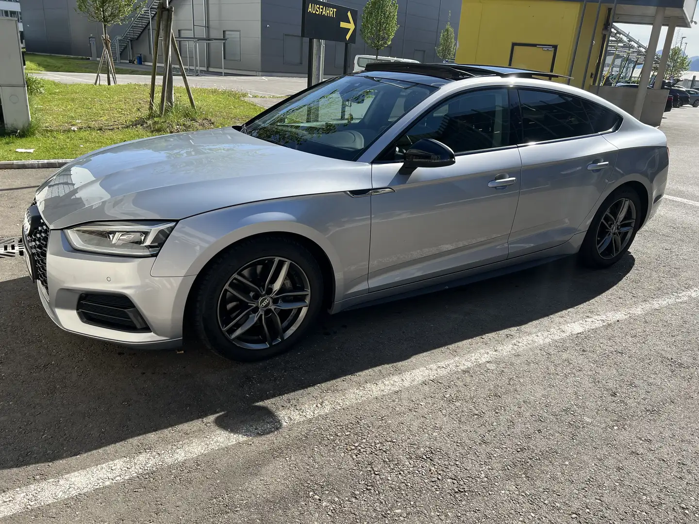 Audi A5 sport Grau - 1