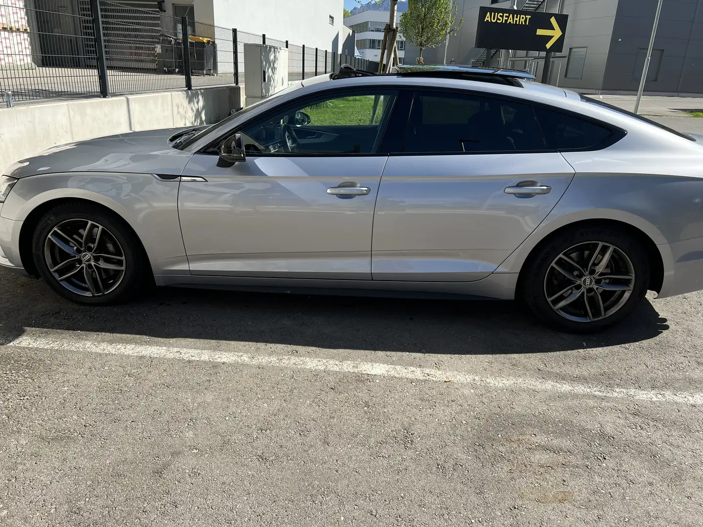 Audi A5 sport Grau - 2