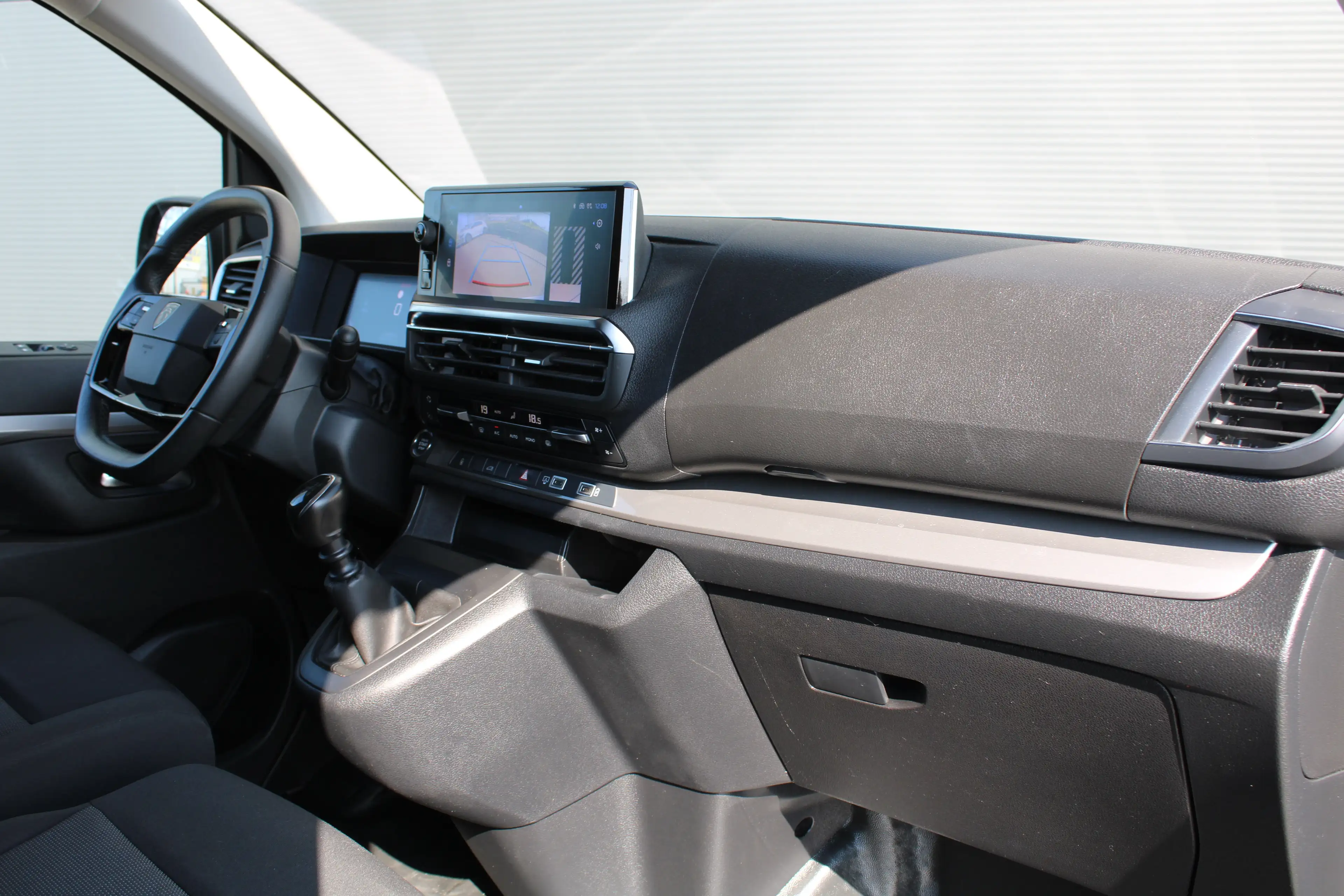 Peugeot Expert 2.0 BlueHDi 145 L3 | Navigatie | Camera | 3-Zits | — photo 3