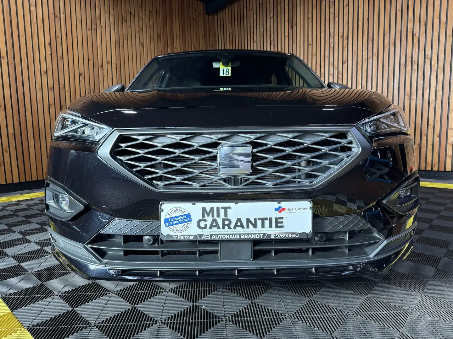 SEAT Tarraco 2,0 TDI FR DSG *Navi*LED*Kam*AHK*Kessy* Schwarz - 2