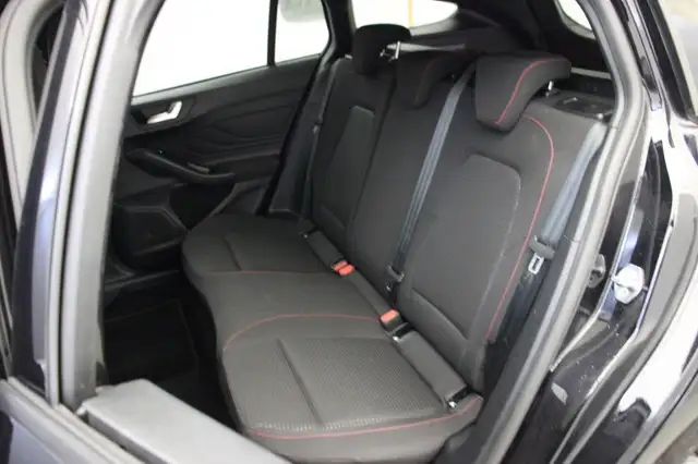 Ford Focus view 10
