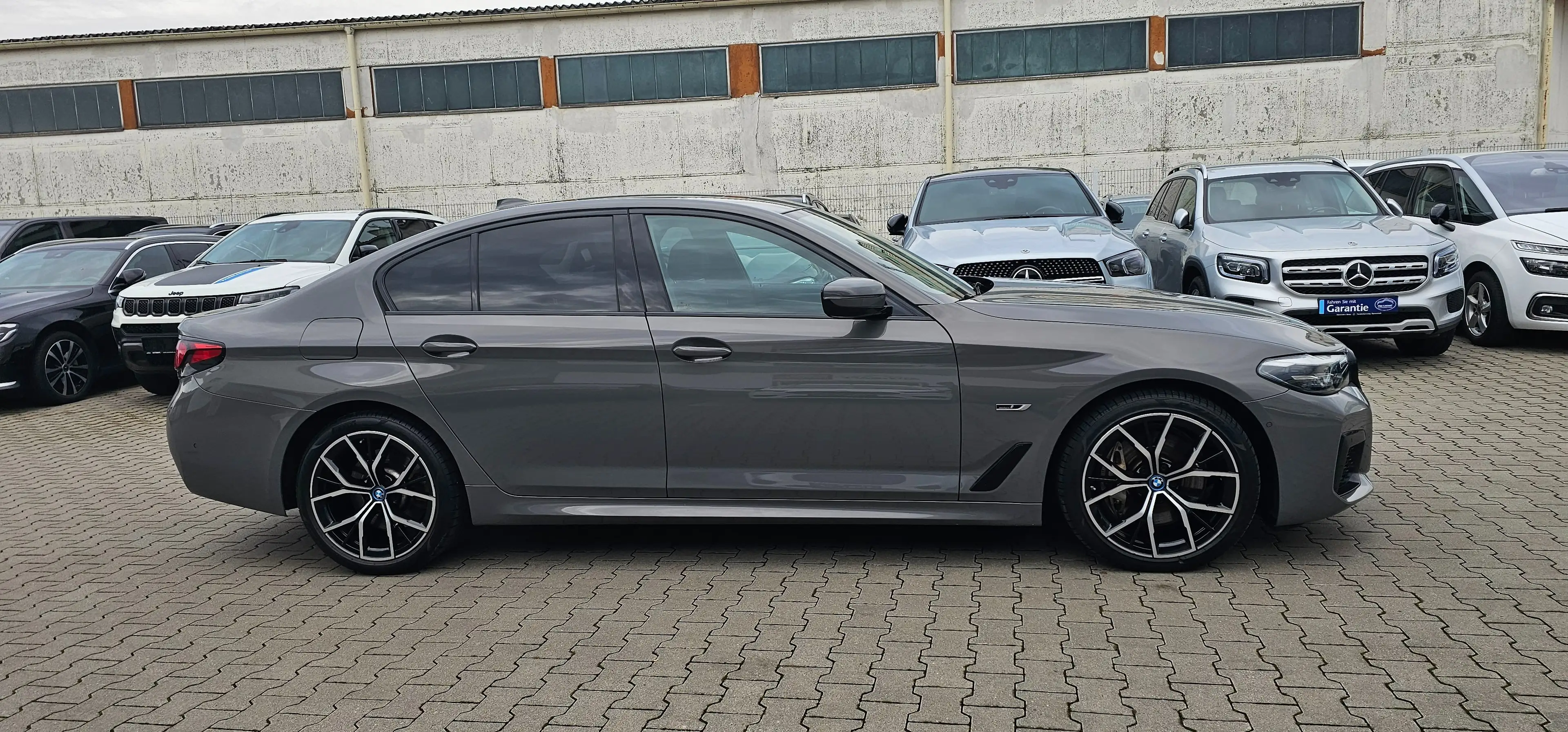 BMW 545 545 e xDrive M Sport — photo 8