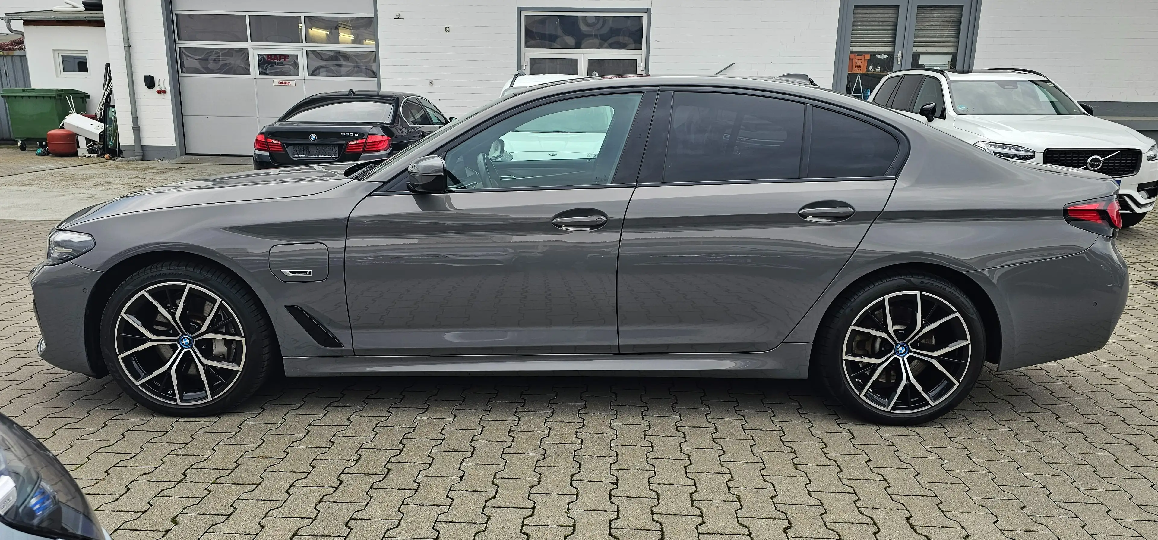 BMW 545 545 e xDrive M Sport — photo 7