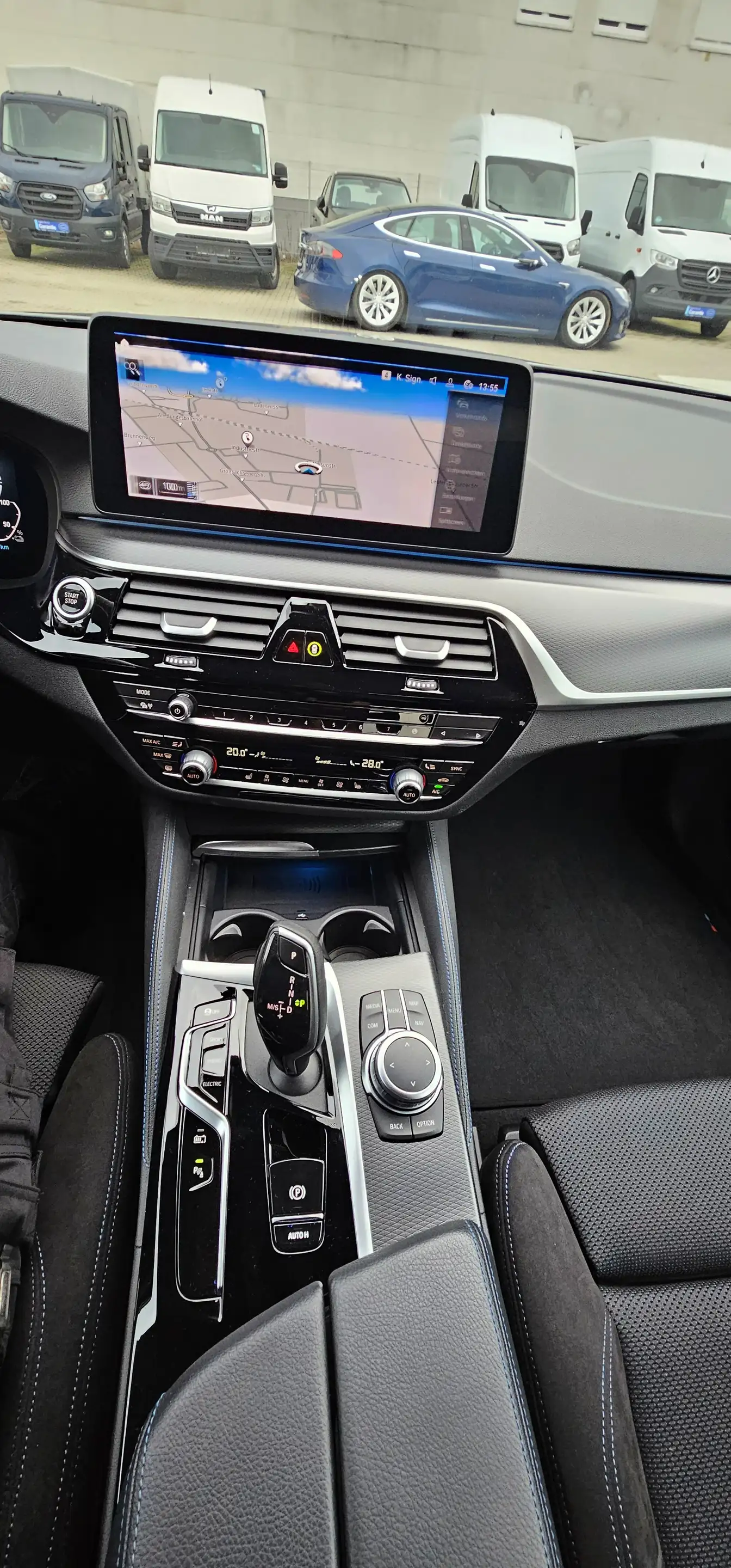 BMW 545 545 e xDrive M Sport — photo 11