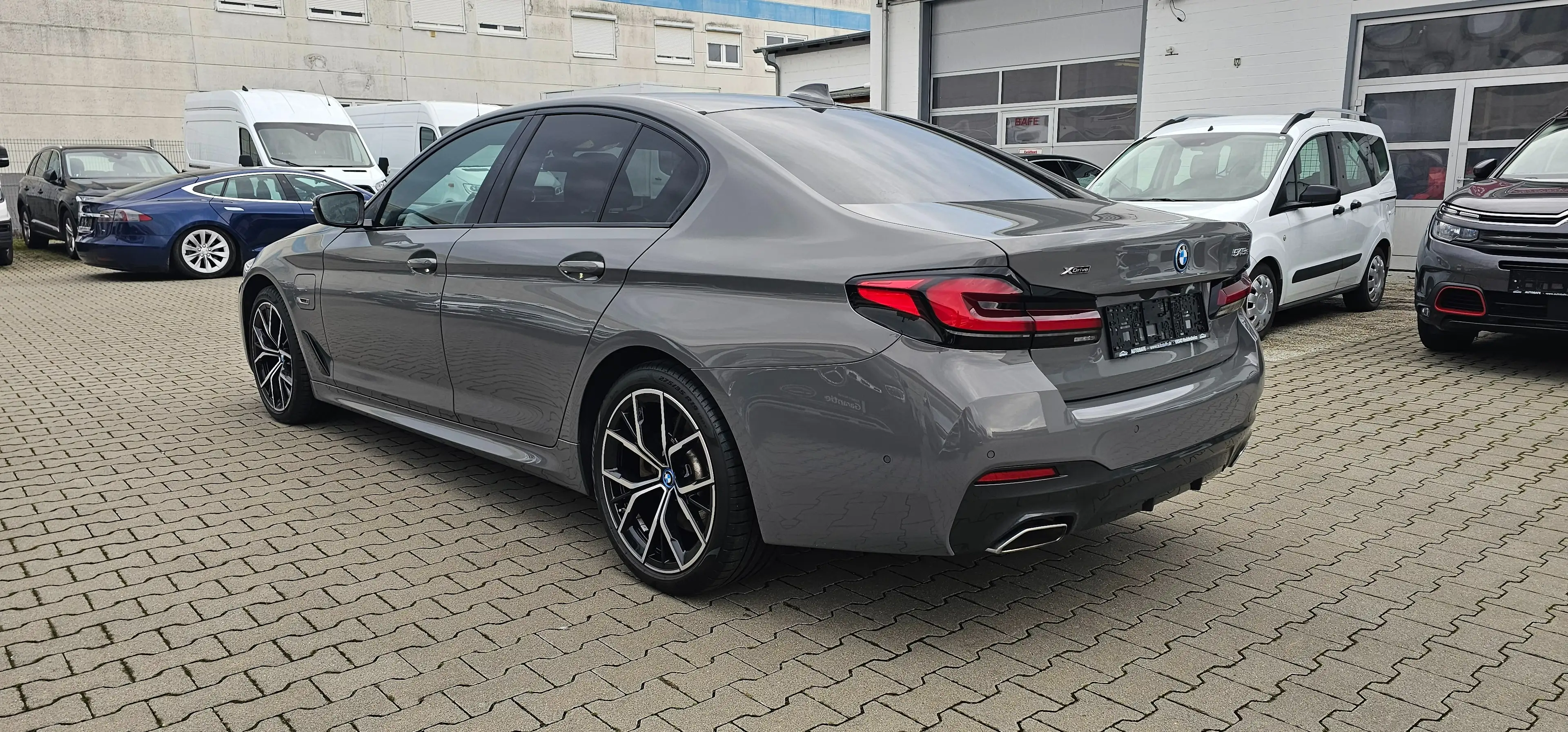 BMW 545 545 e xDrive M Sport — photo 6