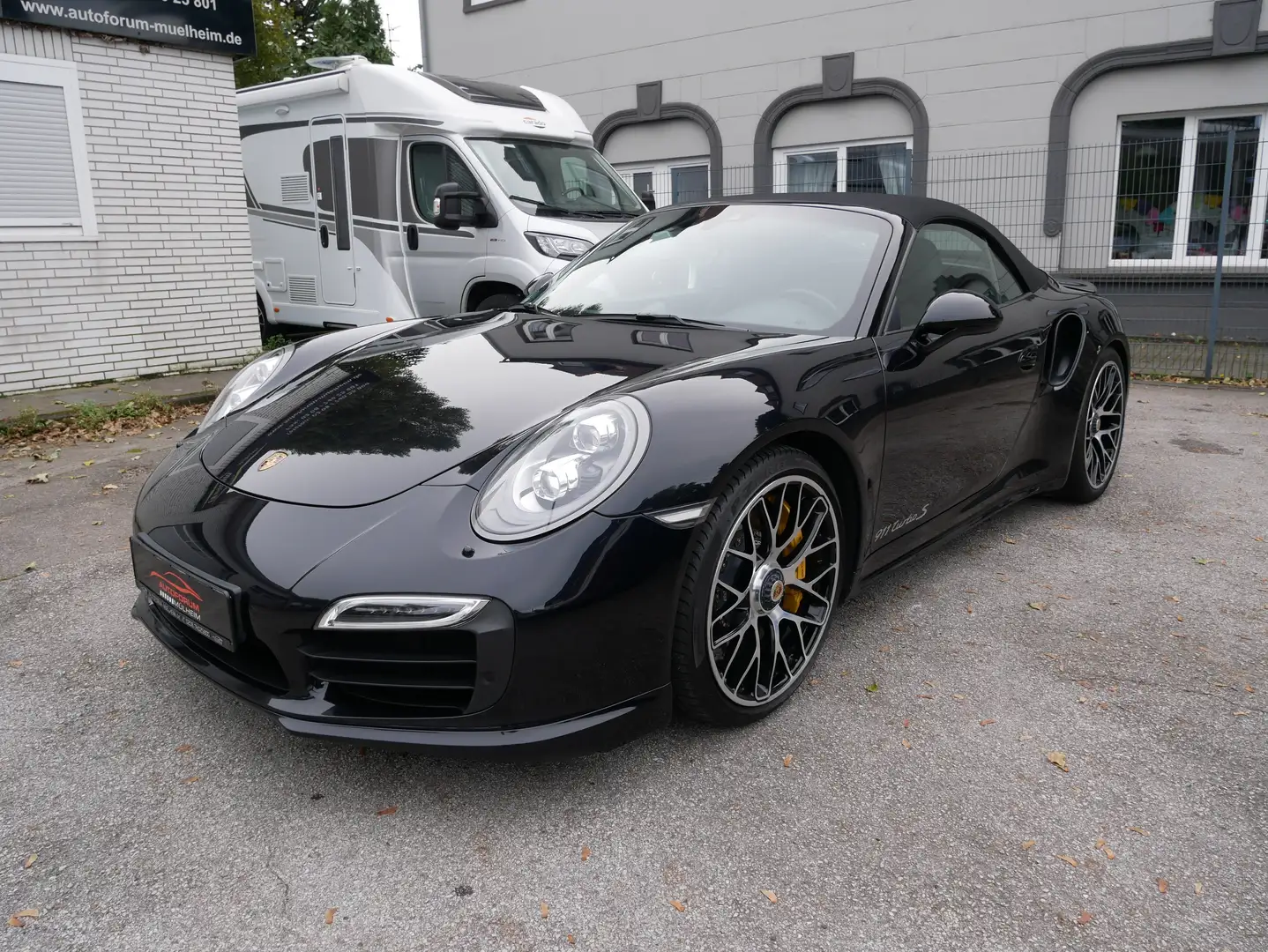 Porsche 991 911 Turbo S Cabriolet PDLS+ LED Bose KeyGo ACC Kam Schwarz - 1