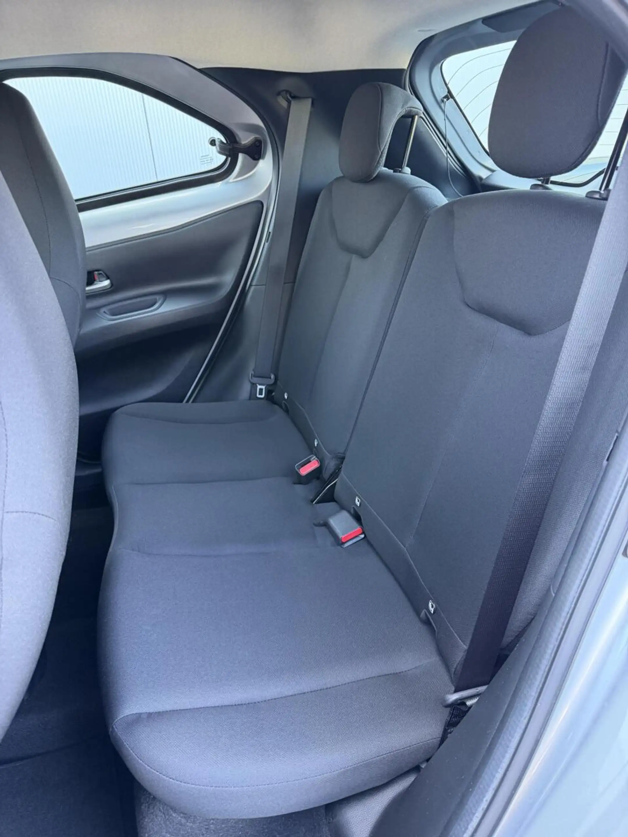 Toyota Aygo X 1.0 VVT-i MT Play — photo 8