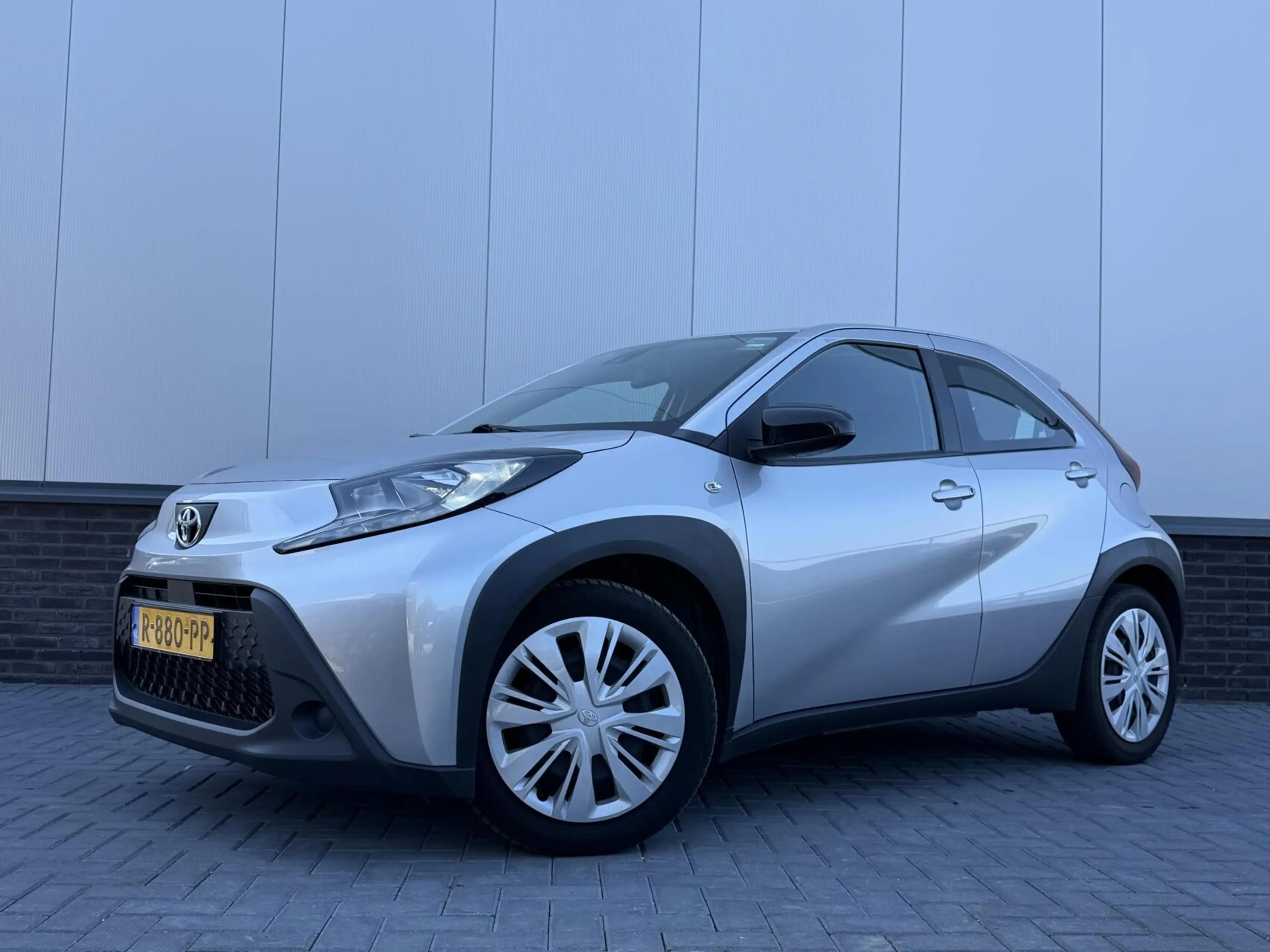 Toyota Aygo X 1.0 VVT-i MT Play