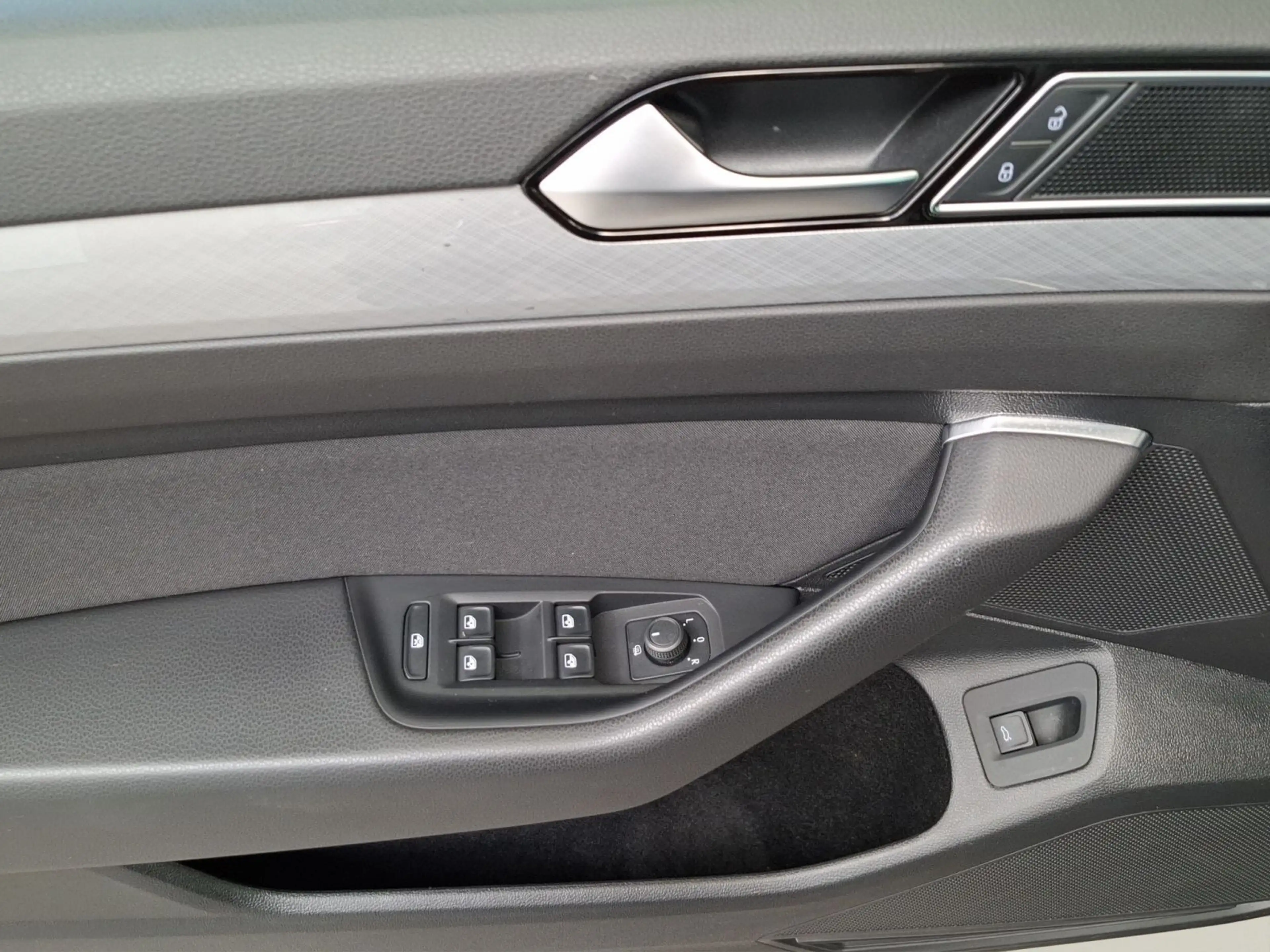 Volkswagen Passat Variant Business 1.5 TSI OPF 7-Gang DSG — photo 12