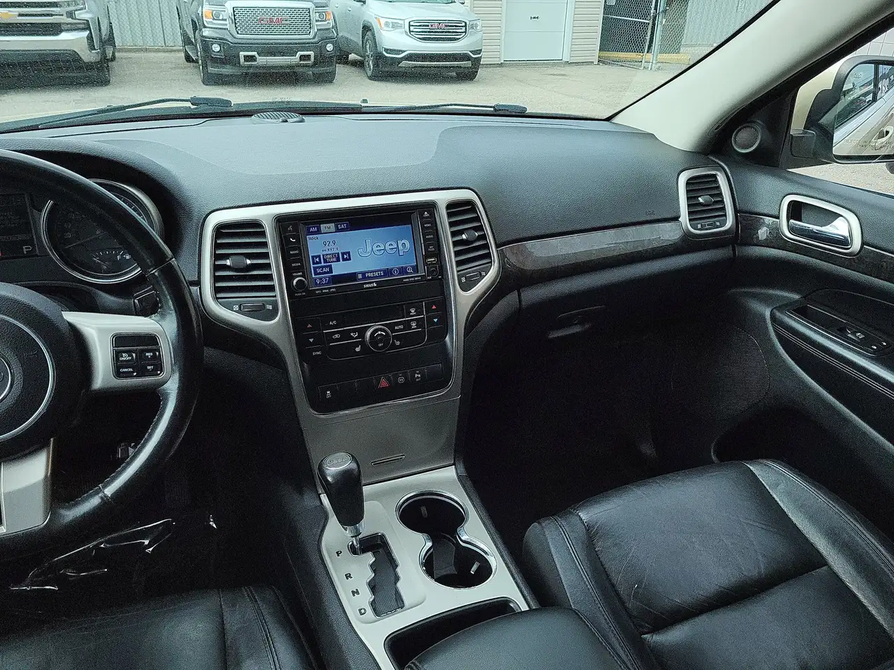 Jeep Grand Cherokee снимка Jeep Grand Cherokee