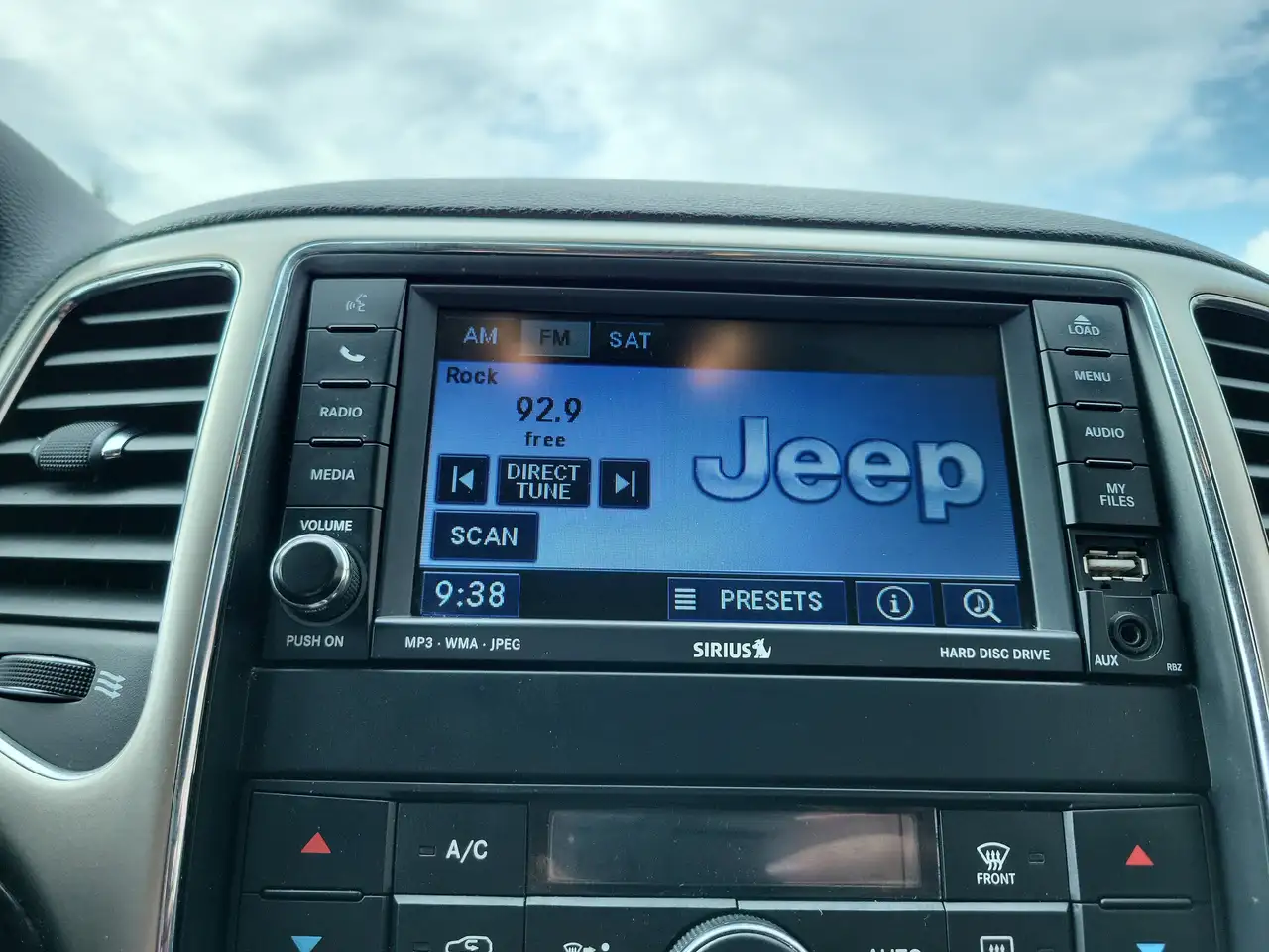 Jeep Grand Cherokee снимка Jeep Grand Cherokee