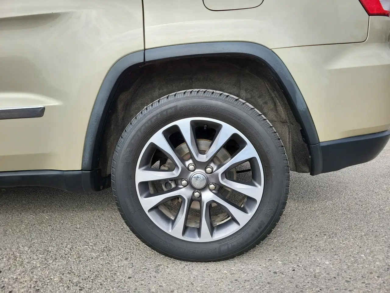 Jeep Grand Cherokee снимка Jeep Grand Cherokee