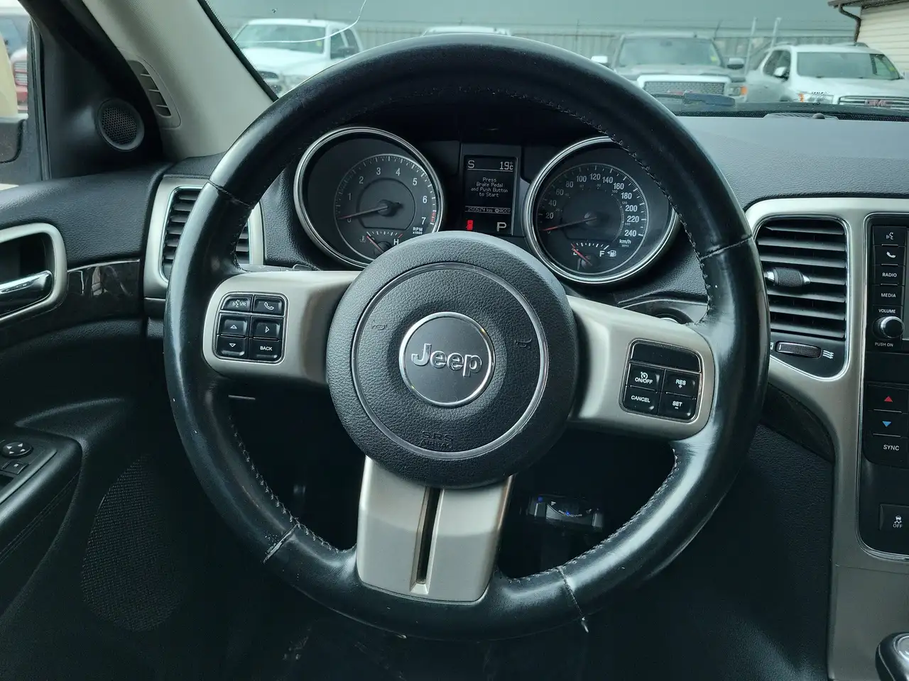 Jeep Grand Cherokee снимка Jeep Grand Cherokee