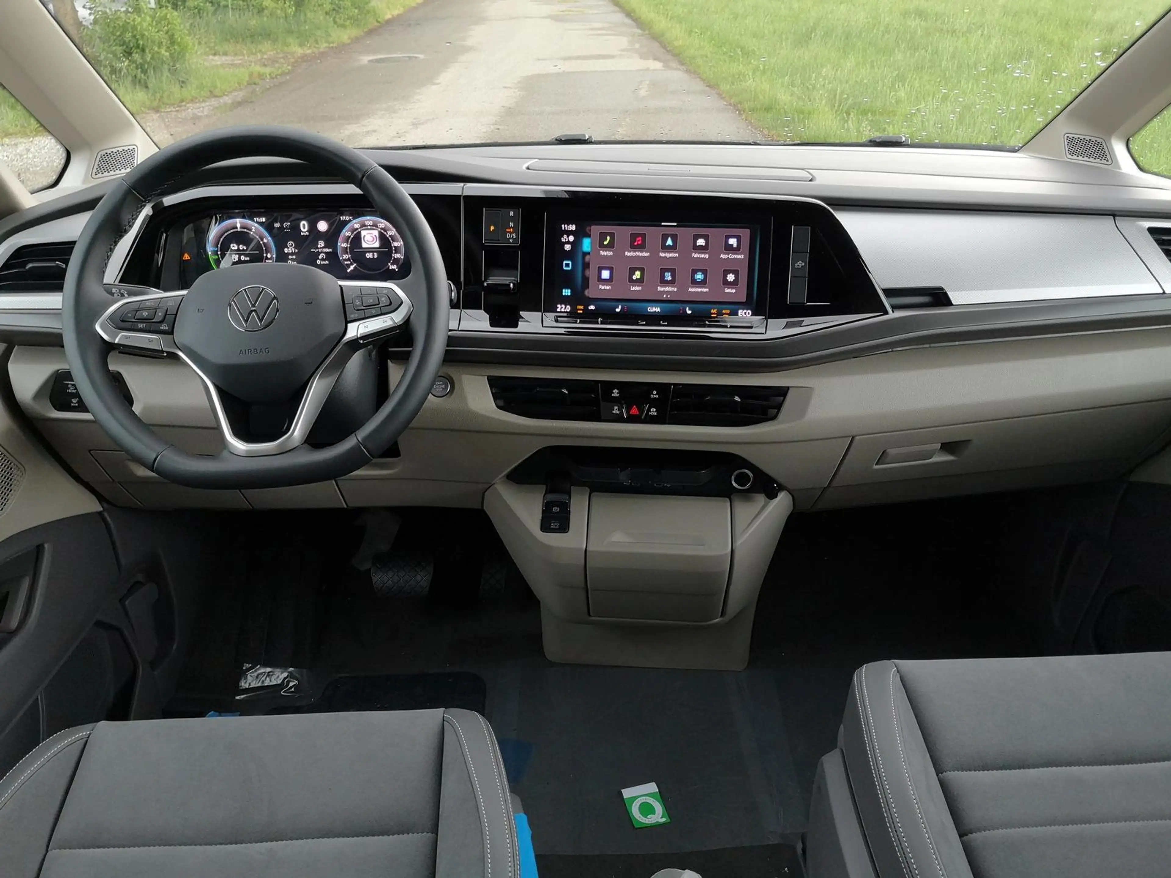 Volkswagen T7 California Beach Tour eHybrid 4MOTION 1.5 TSI Plus ArtVelo... — photo 8