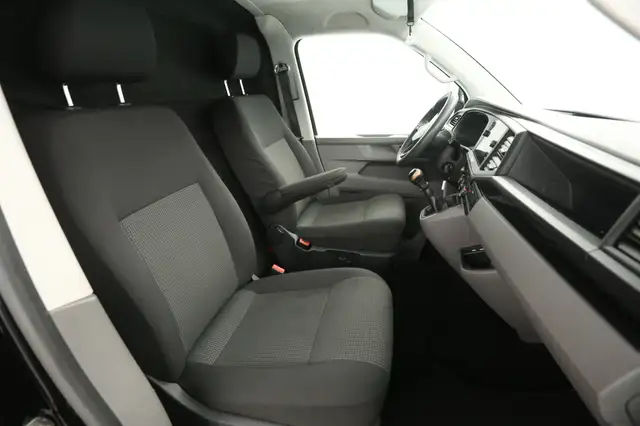 Volkswagen Transporter view 10
