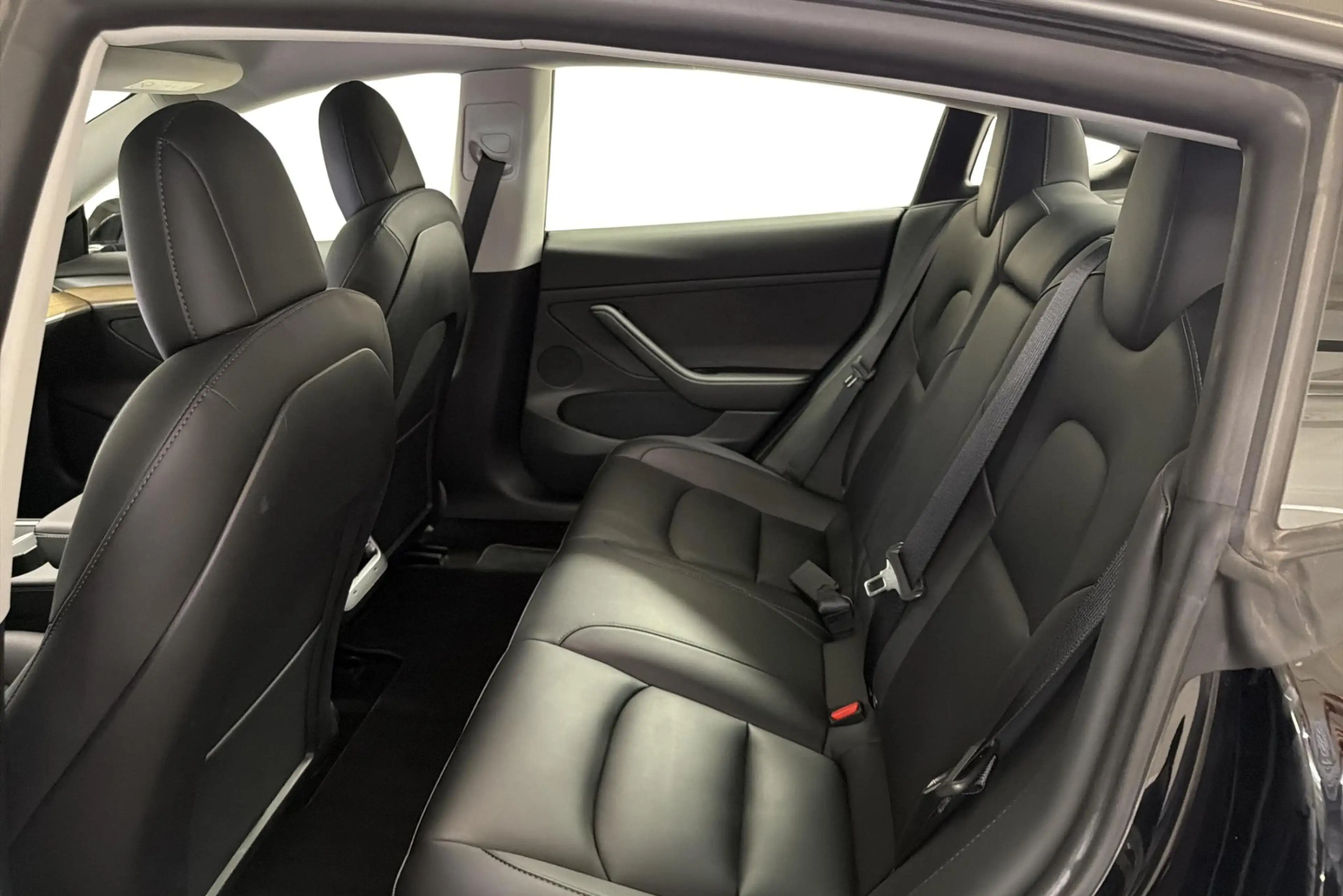 Tesla Model 3 Standard RWD Plus — photo 7
