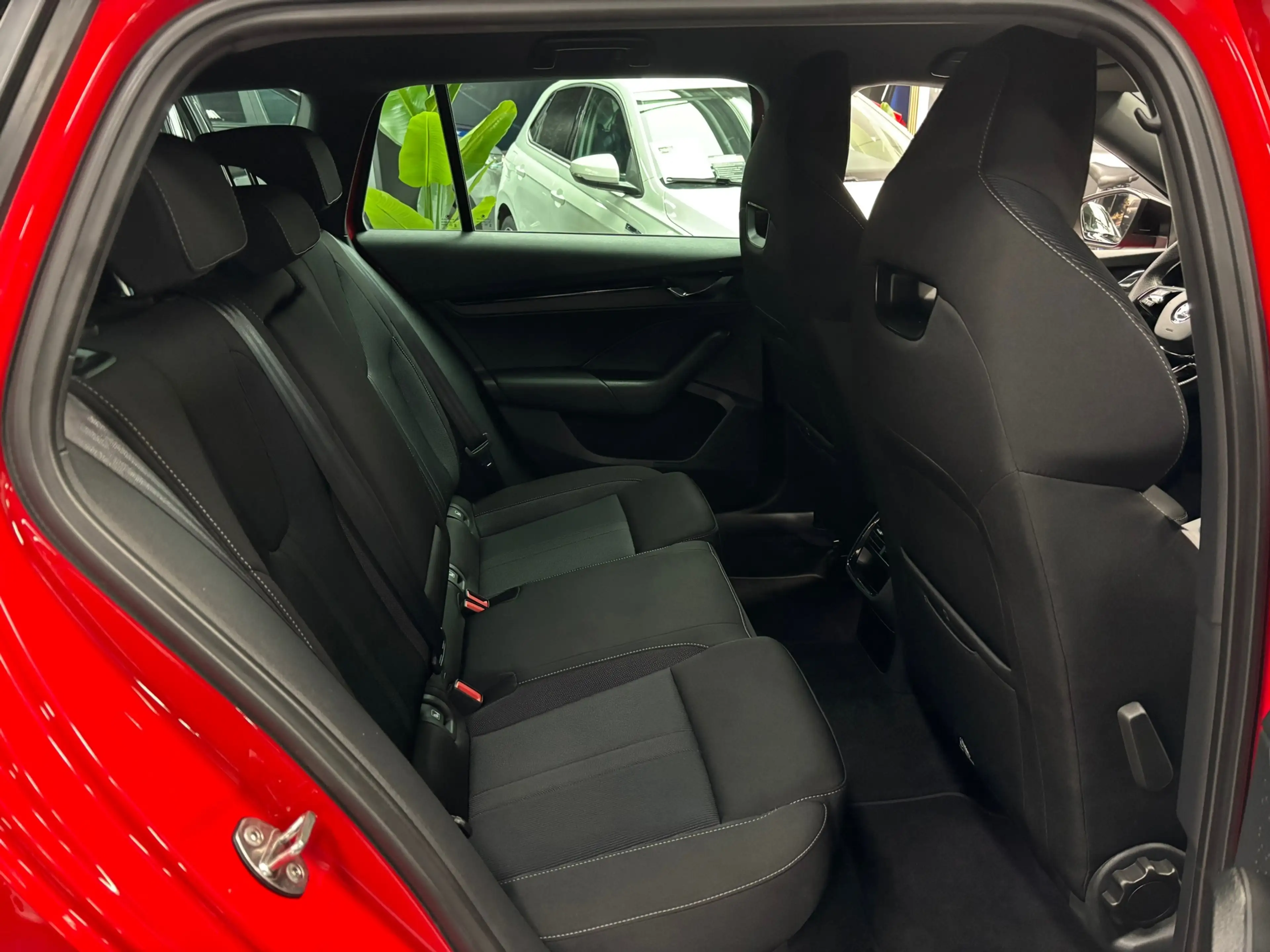 Skoda Octavia Combi 1.0 TSI Sport Business / Navigatie — photo 11