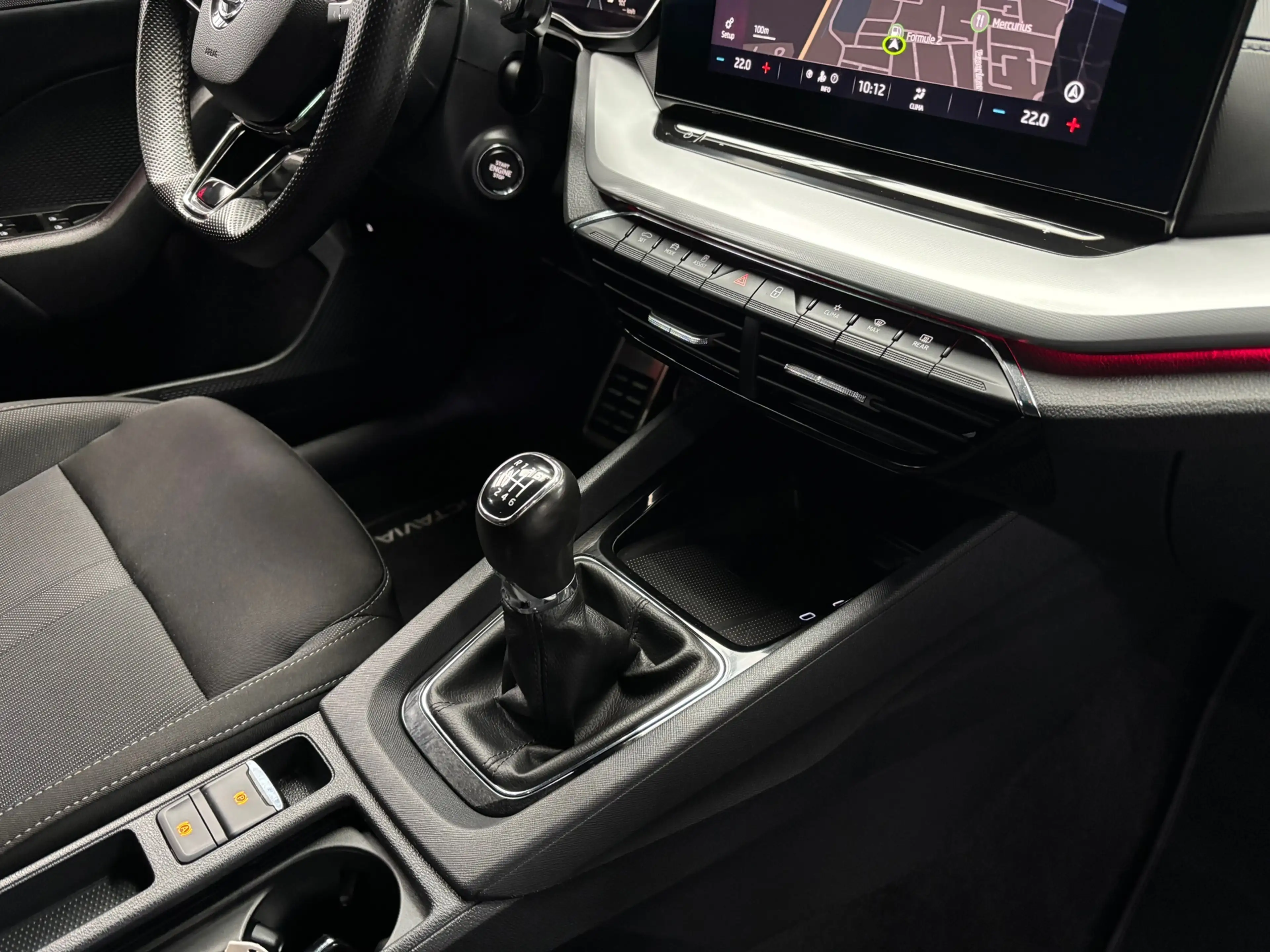 Skoda Octavia Combi 1.0 TSI Sport Business / Navigatie — photo 14