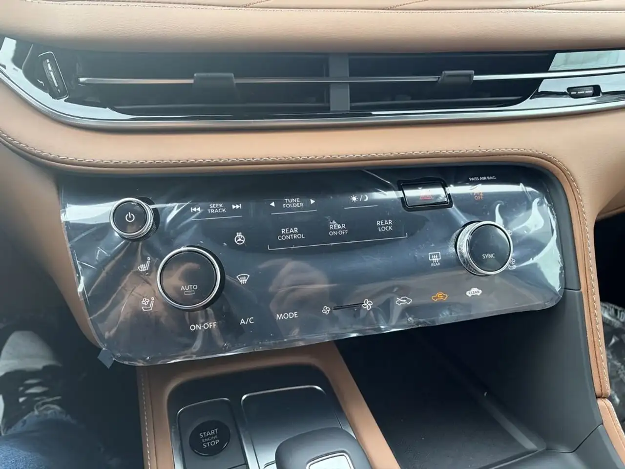 Infiniti QX60 снимка Infiniti QX60