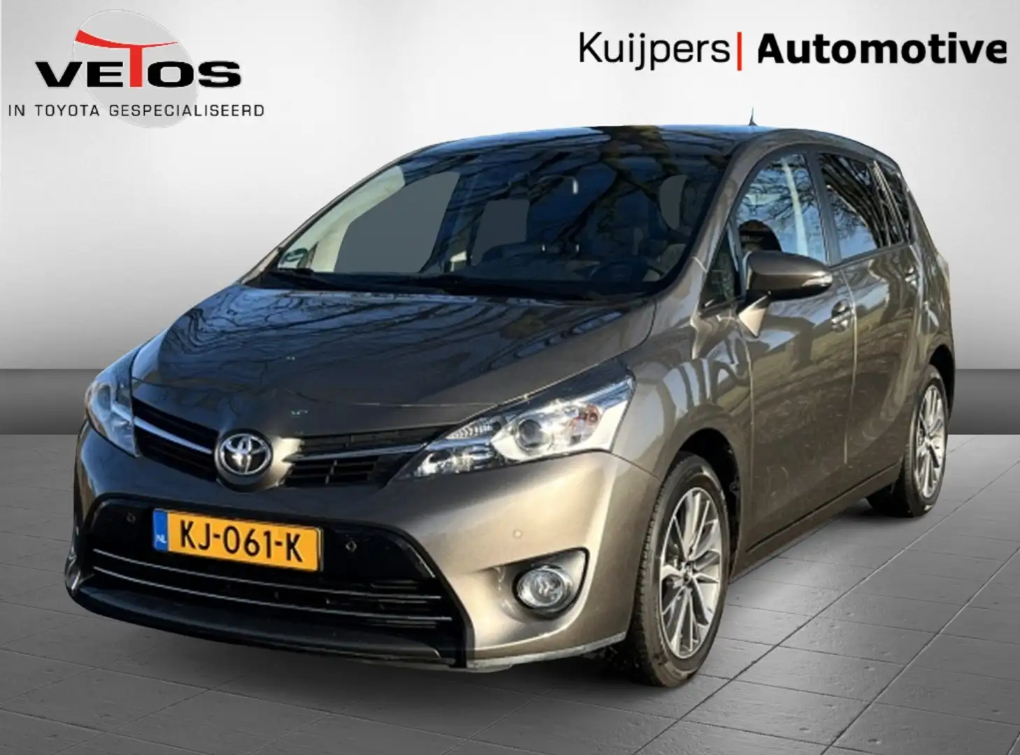 Toyota Verso 1.8 VVT-i Dynamic Gris - 1
