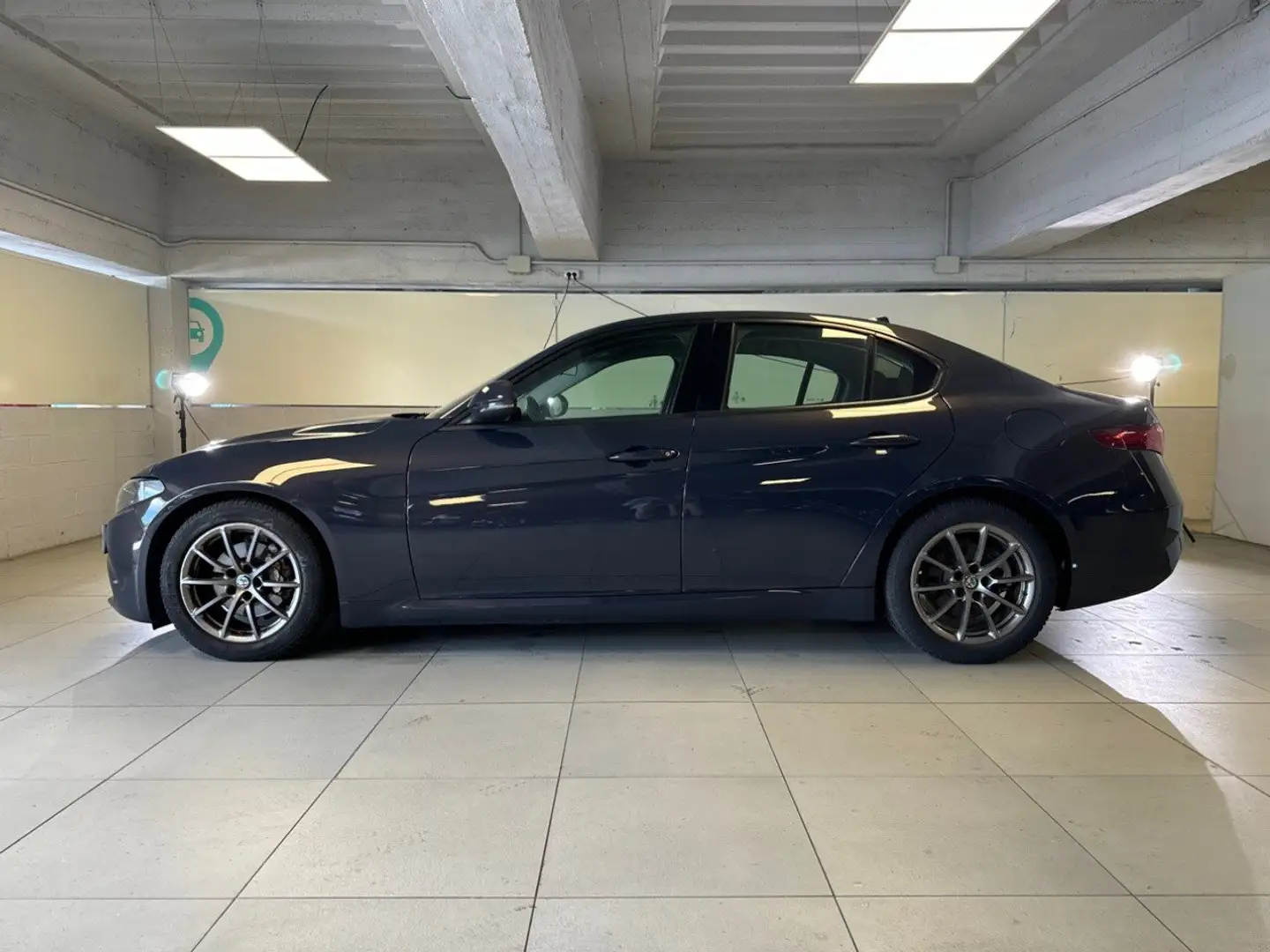 Alfa Romeo Giulia 2.2 Turbo AT8 150CV Business Gris - 2