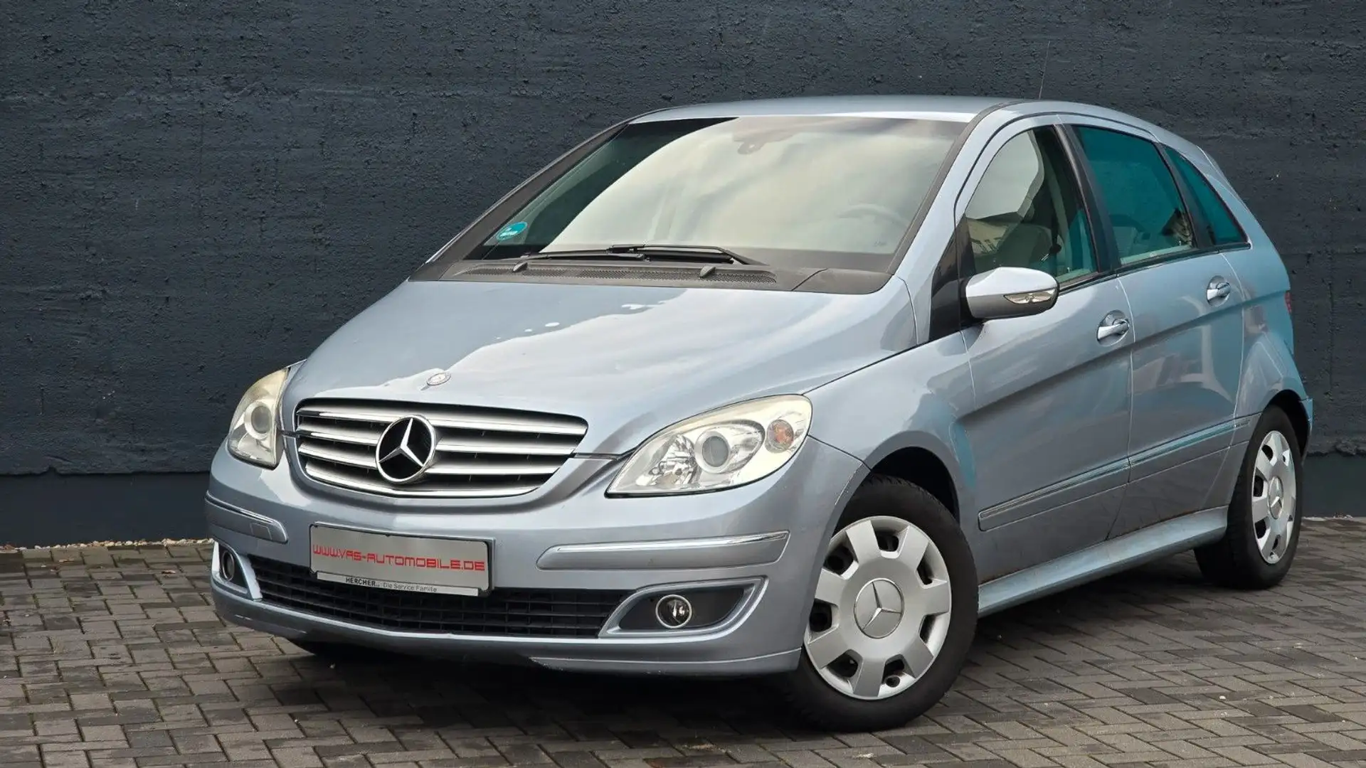 Mercedes-Benz B 200 Blau - 1