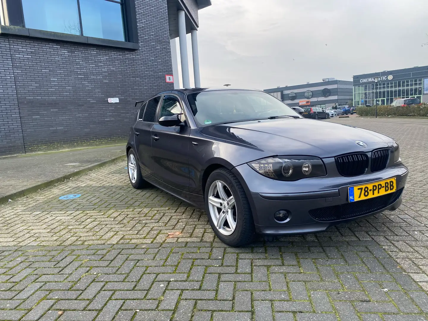 BMW 120 120i Gri - 2