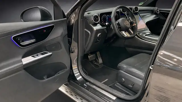 Mercedes-Benz 300 view 6