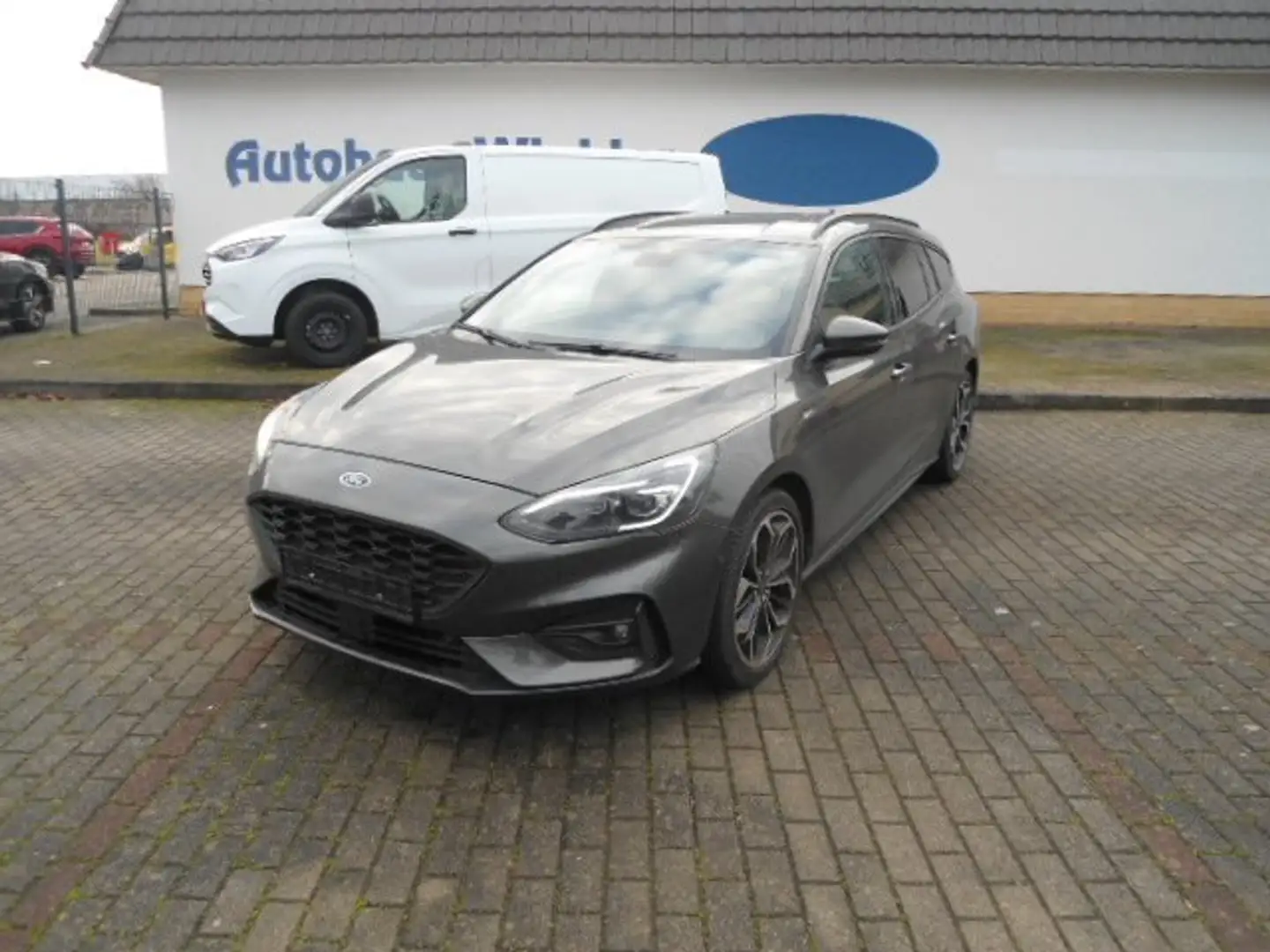 Ford Focus Focus Turnier Turnier 1.5 EcoBoost ST-LINE Gris - 1