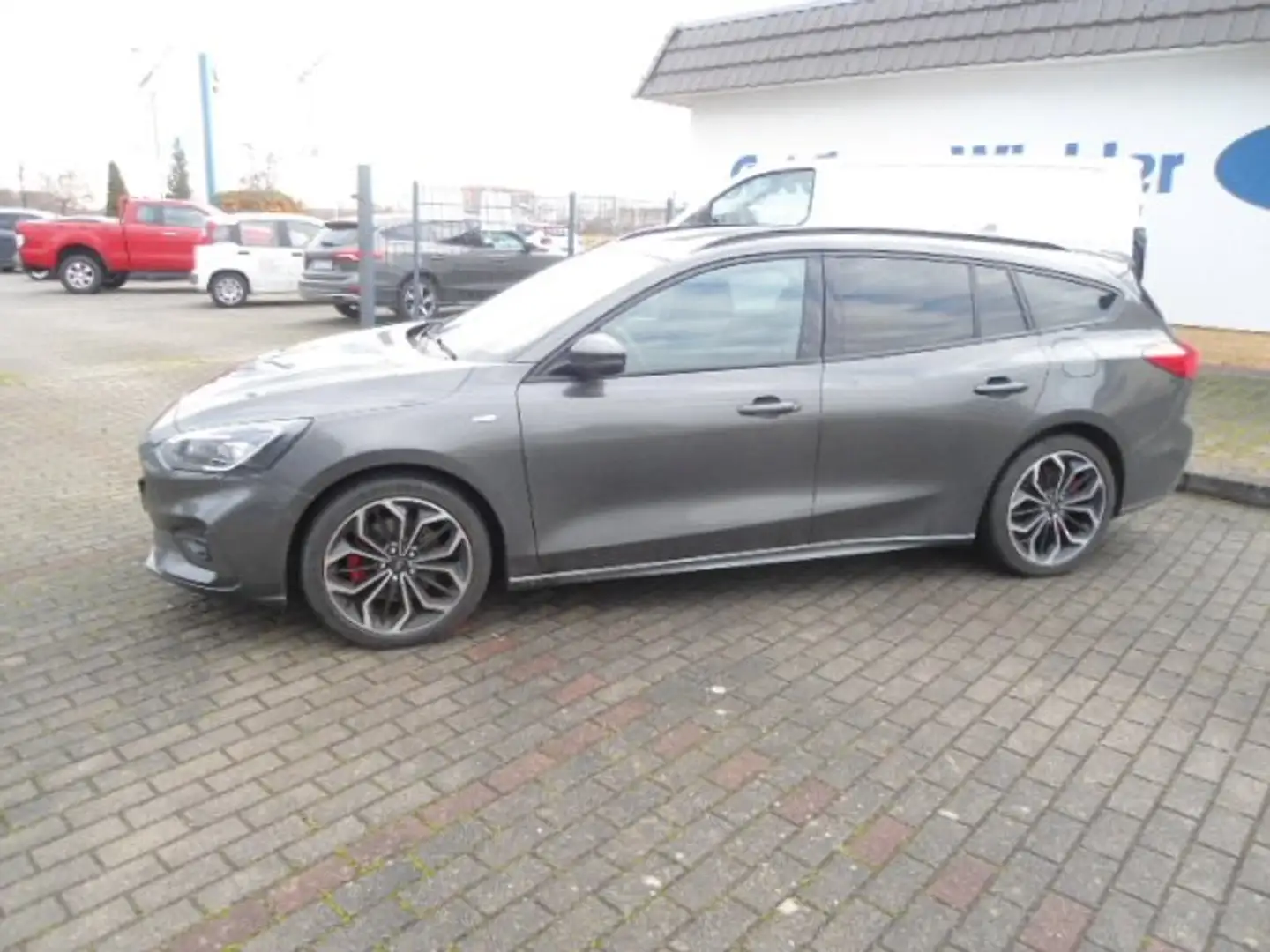 Ford Focus Focus Turnier Turnier 1.5 EcoBoost ST-LINE Gris - 2