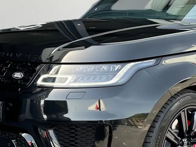 Land Rover Range Rover Sport view 5