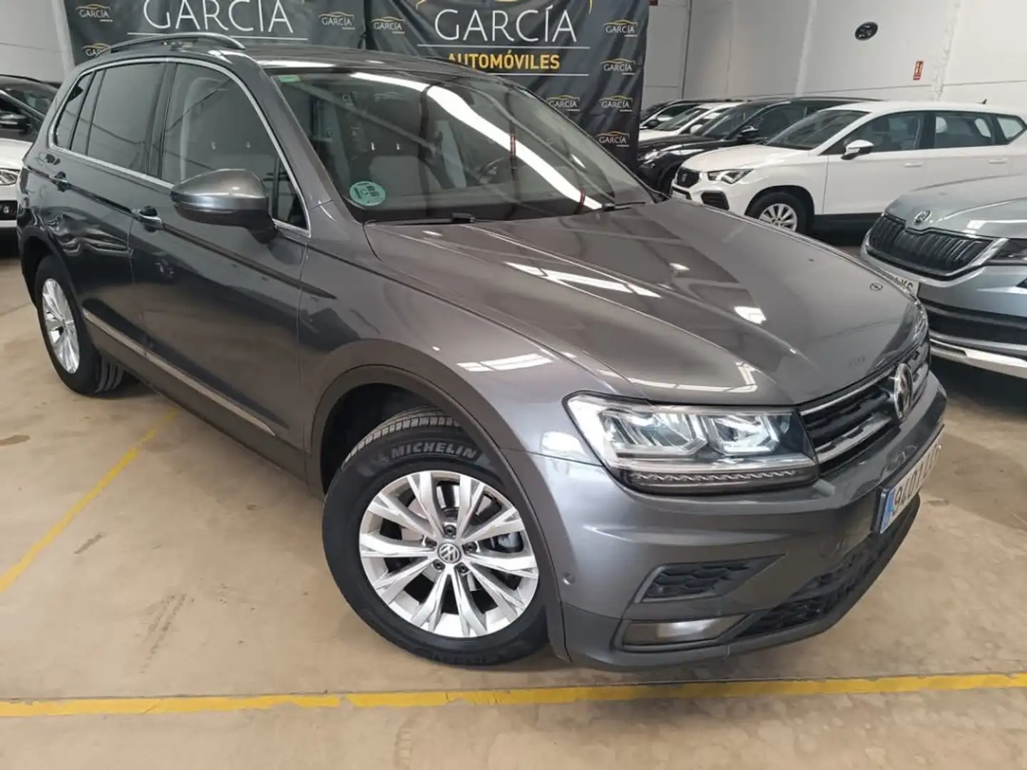 Volkswagen Tiguan 2.0TDI Advance DSG 110kW Gris - 2