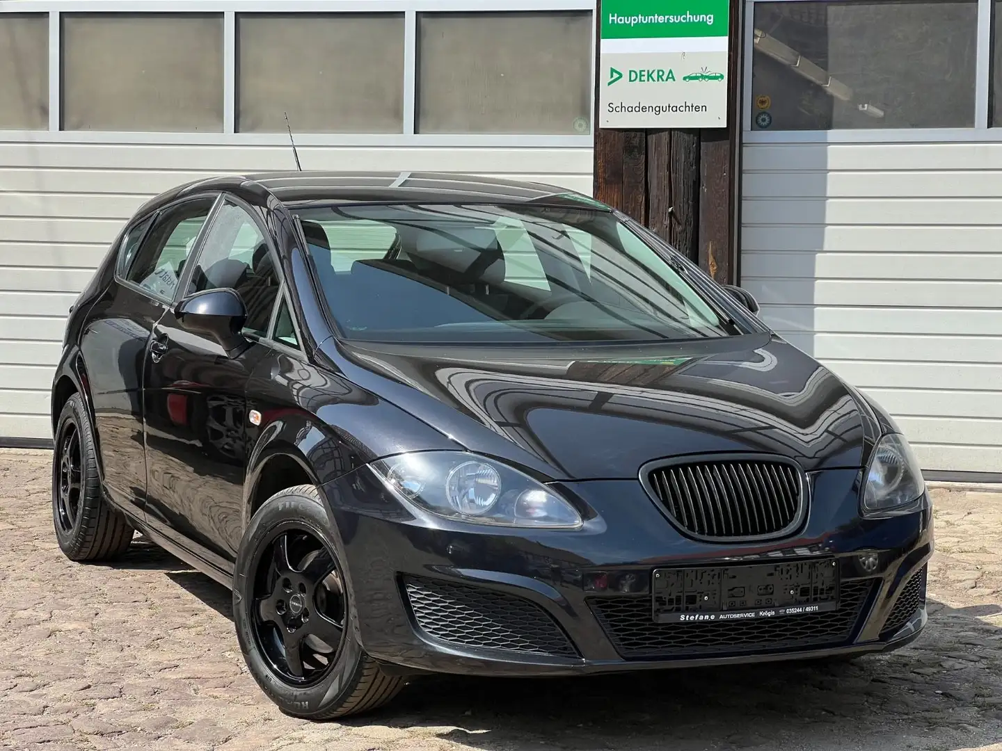 SEAT Leon Reference *TÜV neu* Schwarz - 1
