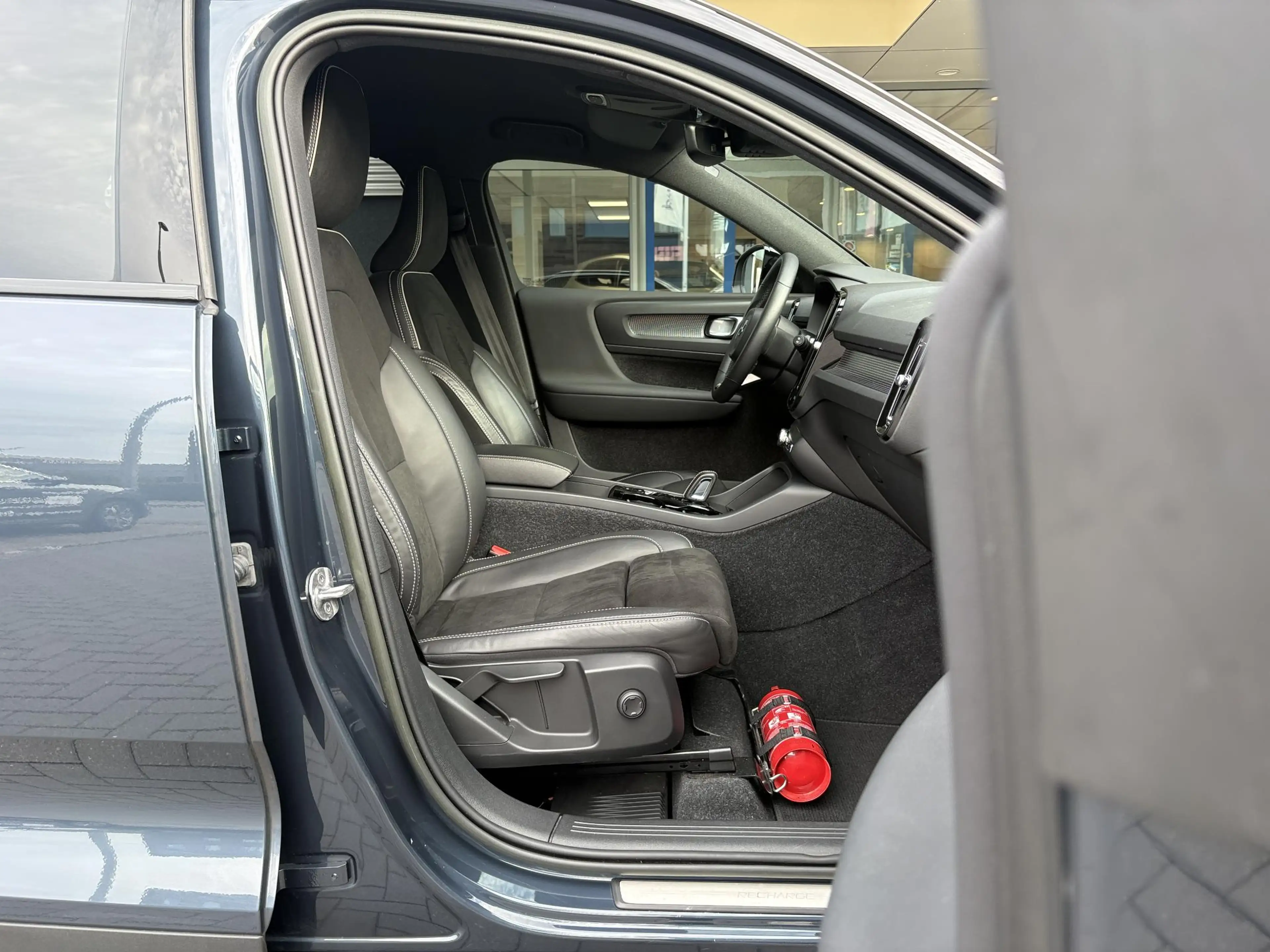 Volvo XC40 1.5 T4 Recharge R-Design 211 PK | Stoelverwarming — photo 5