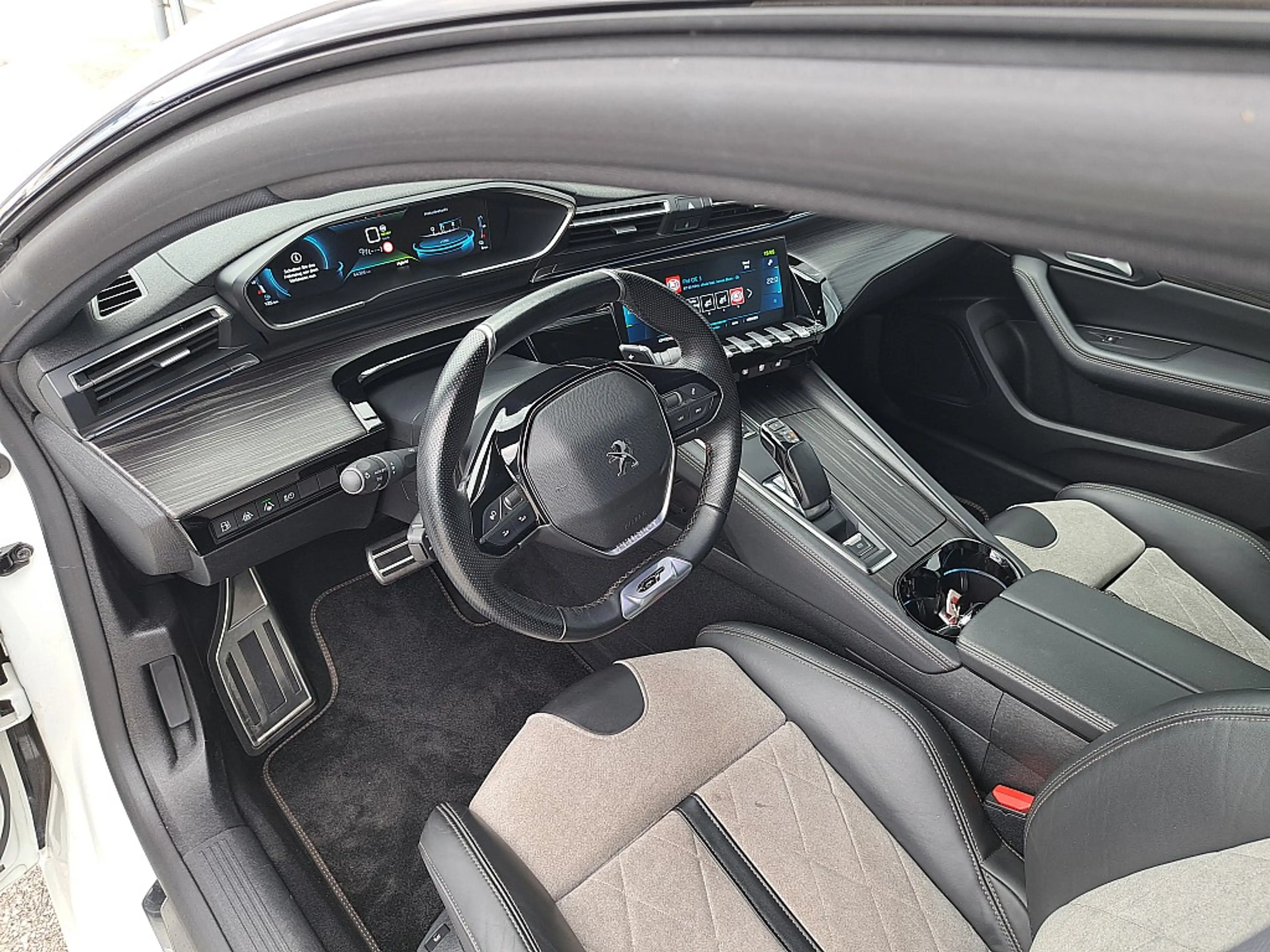 Peugeot 508 Hybrid 225 PHEV e-EAT8 GT Aut. — photo 8
