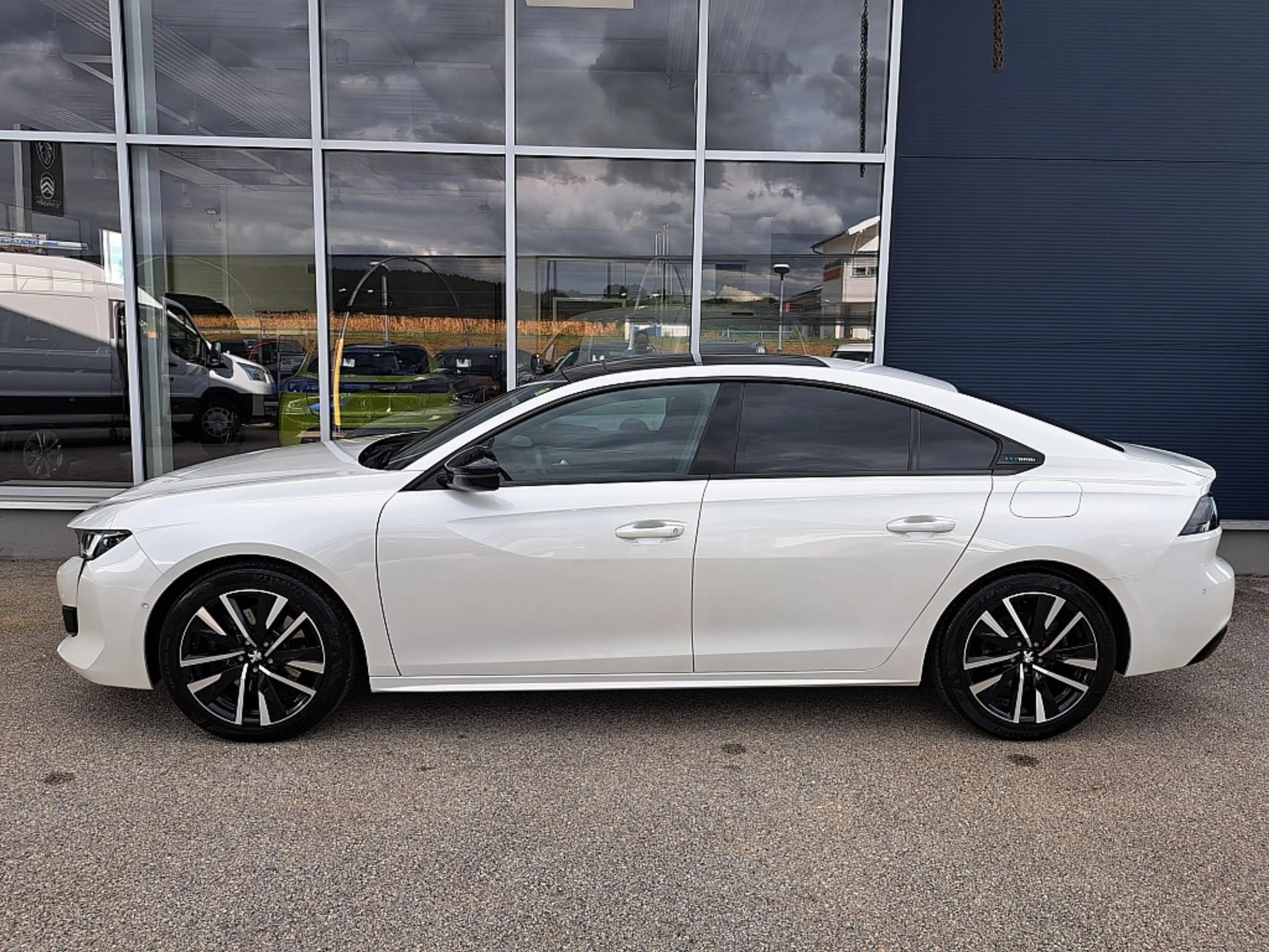 Peugeot 508 Hybrid 225 PHEV e-EAT8 GT Aut. — photo 4