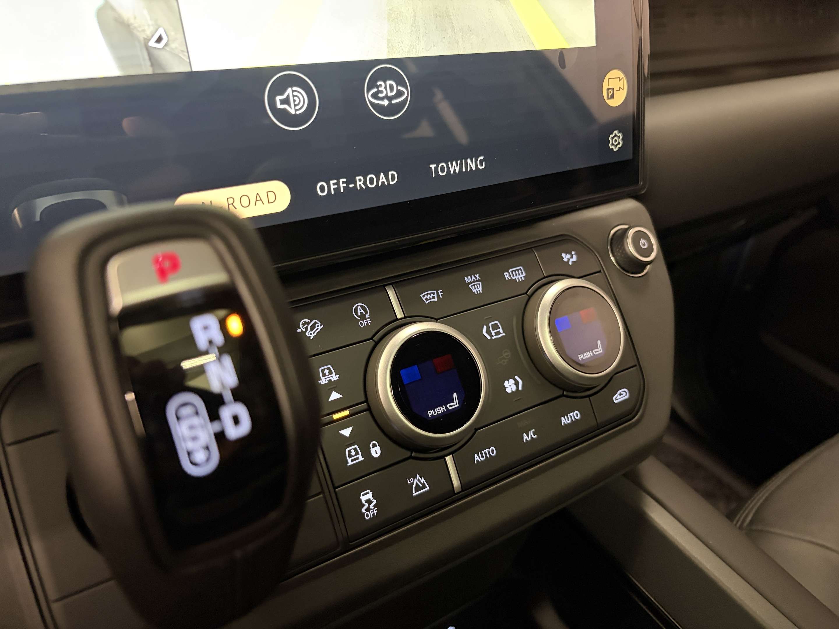 2026 Land Rover Defender X-Dynamic SE thumb 18