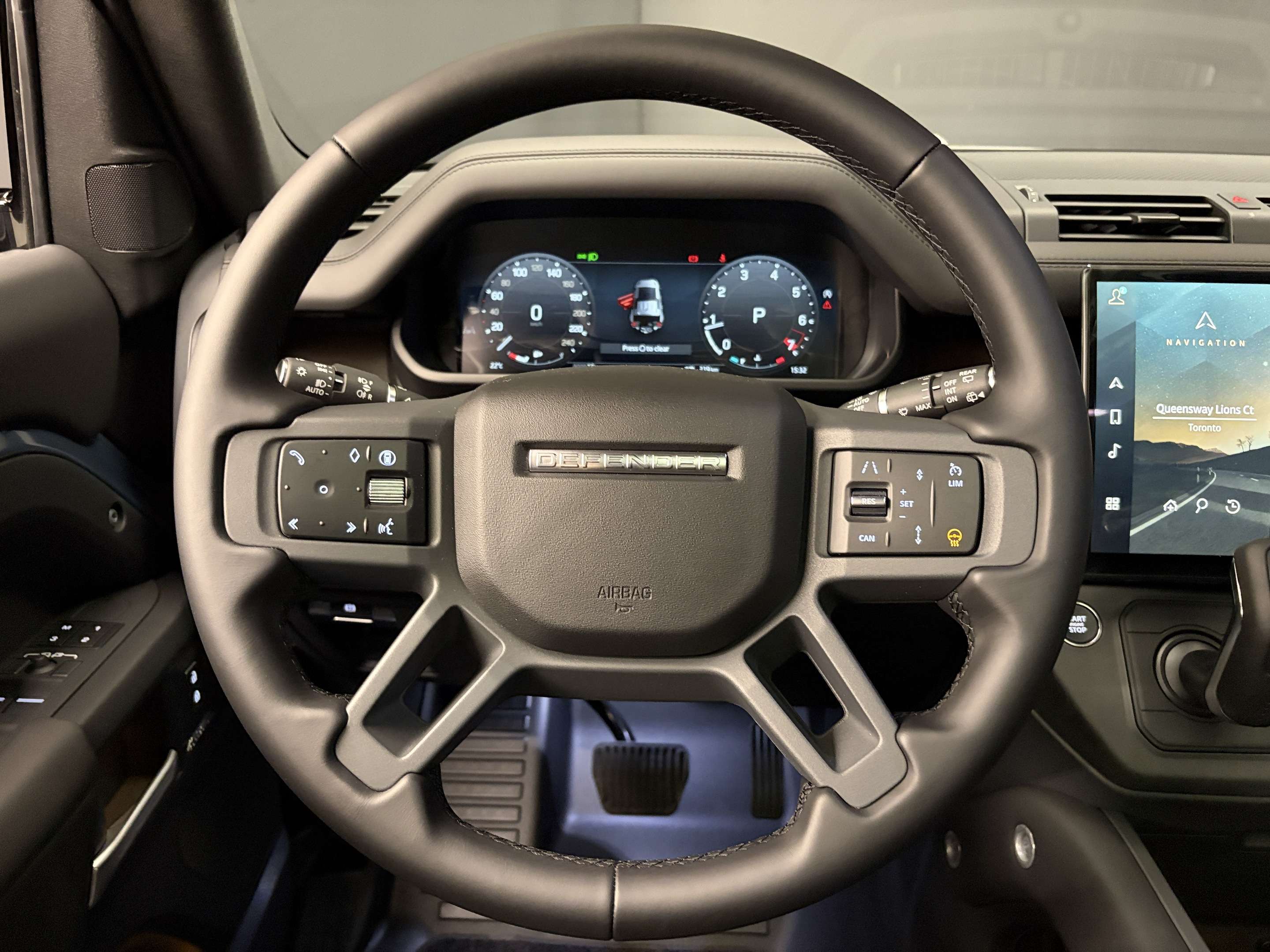 2026 Land Rover Defender X-Dynamic SE thumb 14