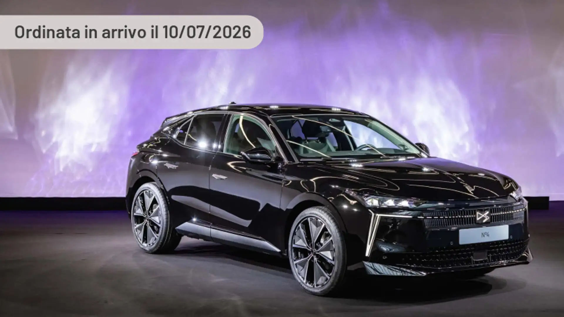 DS Automobiles N°4 Plug-in Hybrid 225 Business Line Silber - 1