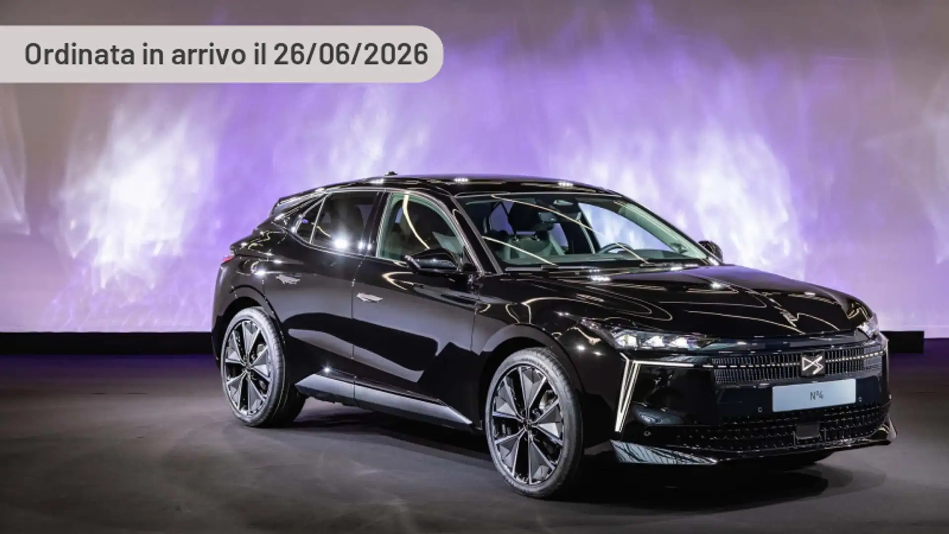 DS Automobiles N°4 Plug-in Hybrid 225 Business Line Argento - 1