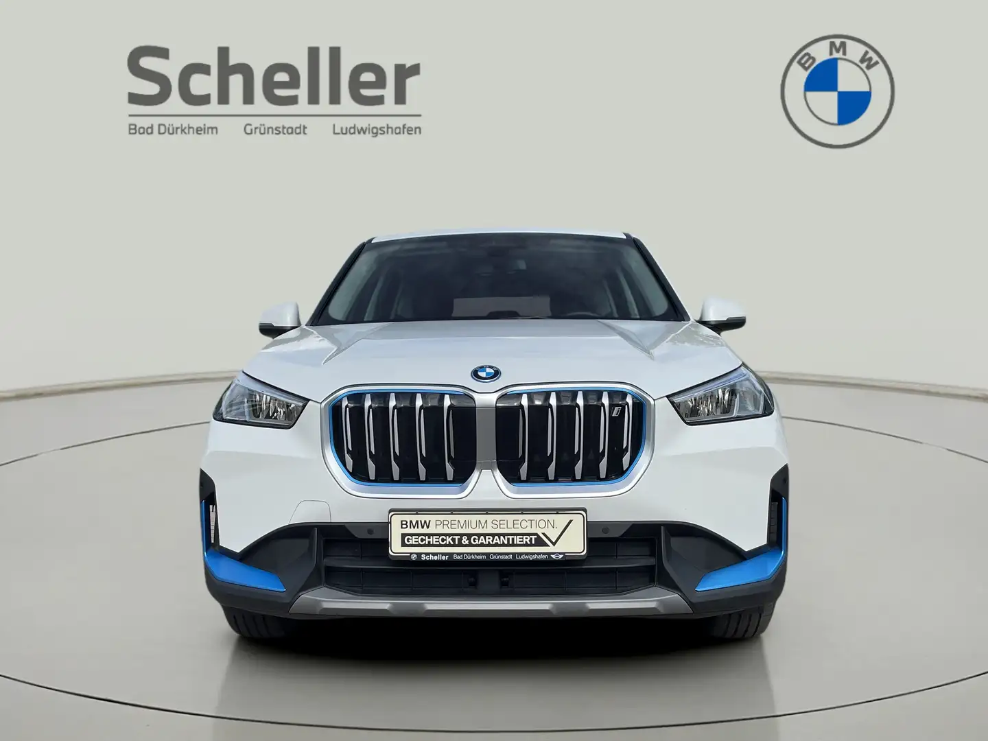BMW iX1 xDrive30 DAB LED RFK Parkassistent Shz PDC Weiß - 2