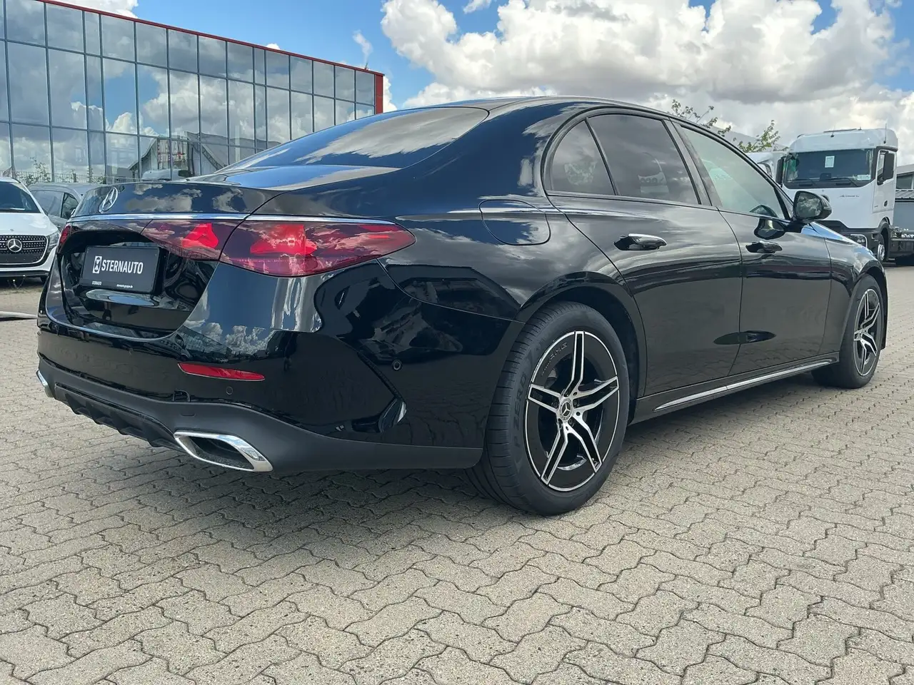 Mercedes-Benz E-Class E 200 d Limousine AMG PanoD Distr 360Ka Sound Digital, миниатюра 17