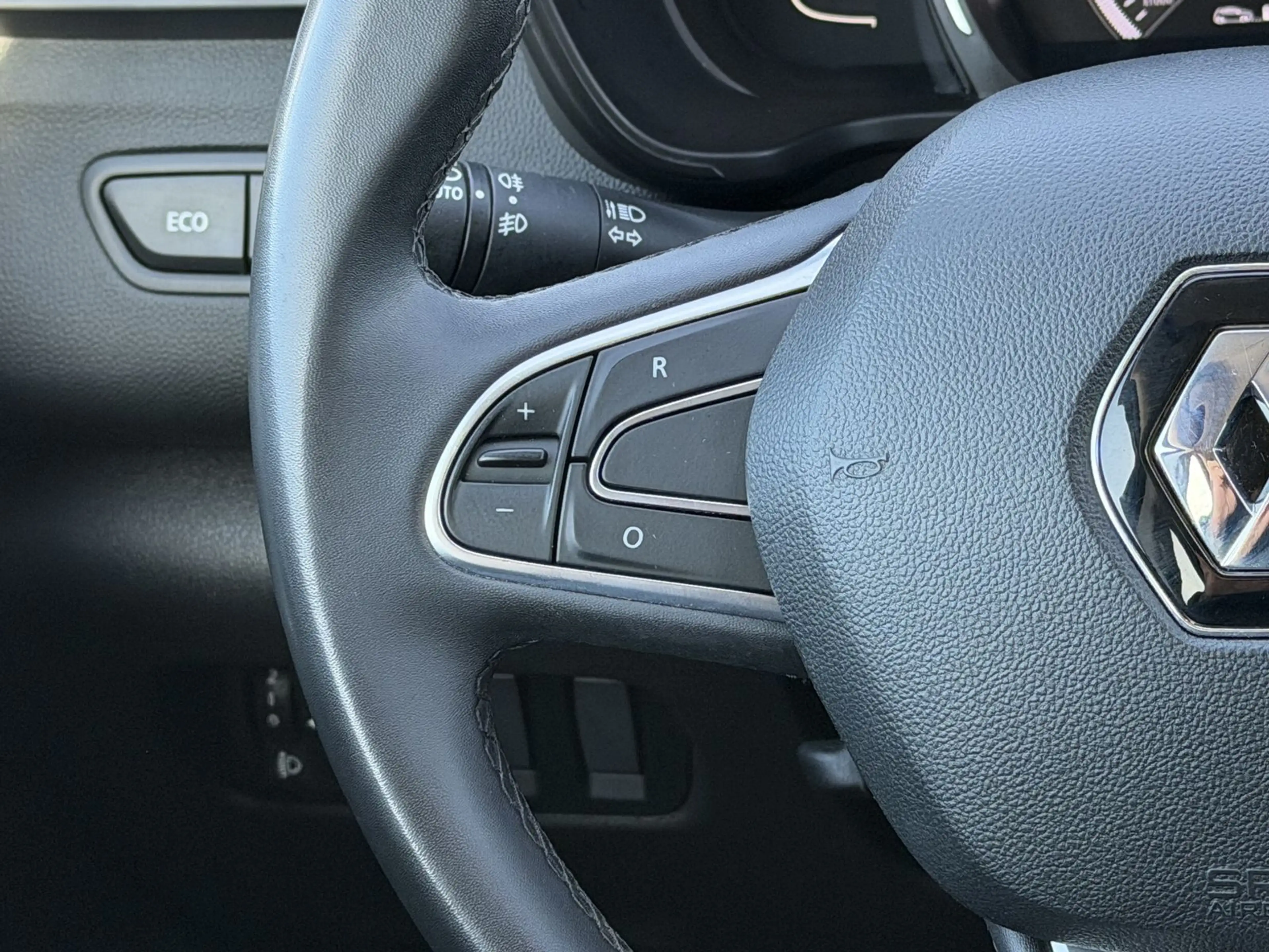 Renault Kadjar Zen Navi|Kamera|Keyless|Totwinkel|SHZ — photo 13